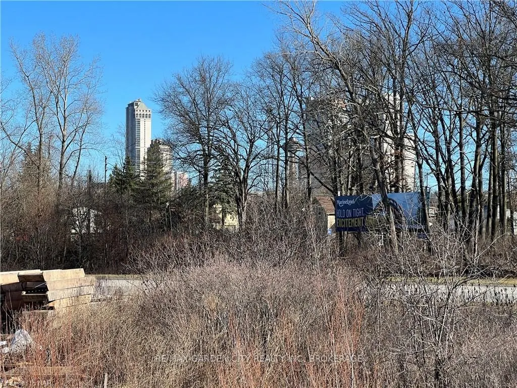7460 BAYCREST Common