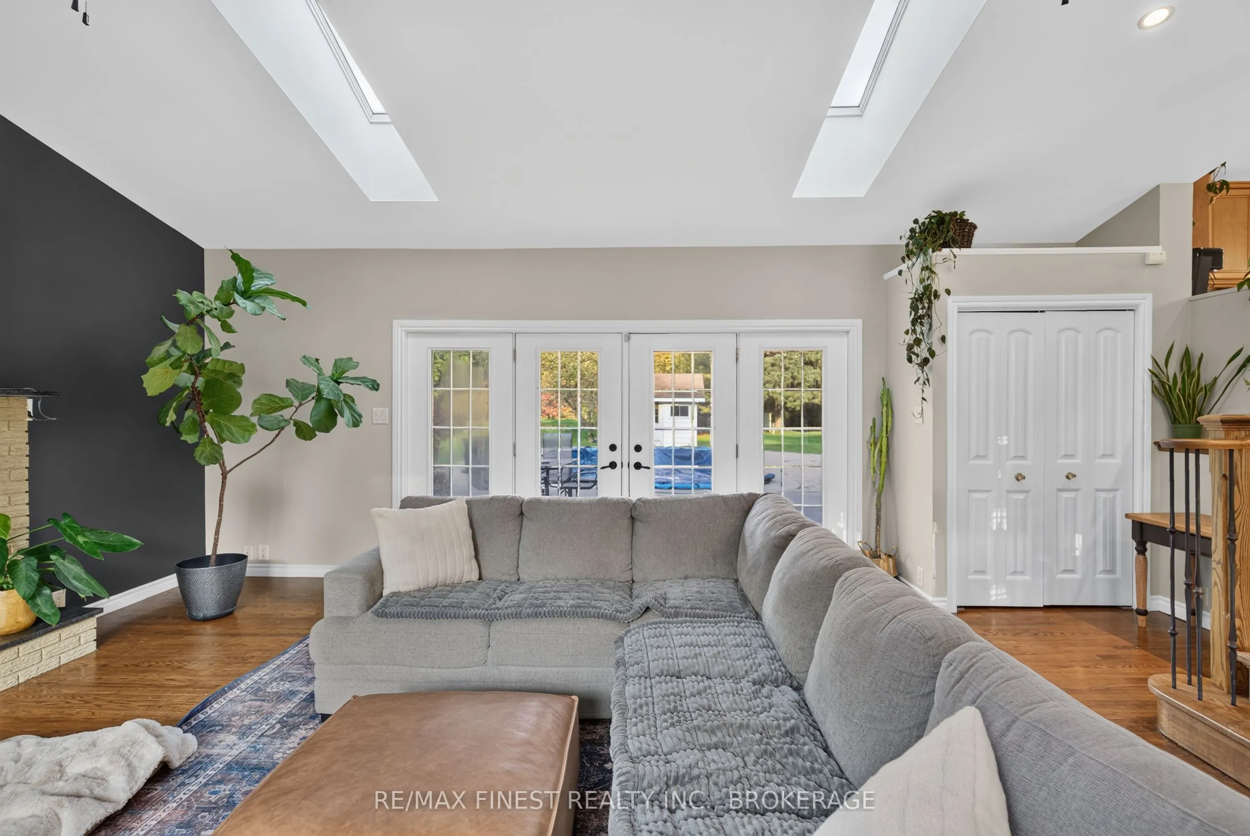 466 MacKenzie Road
