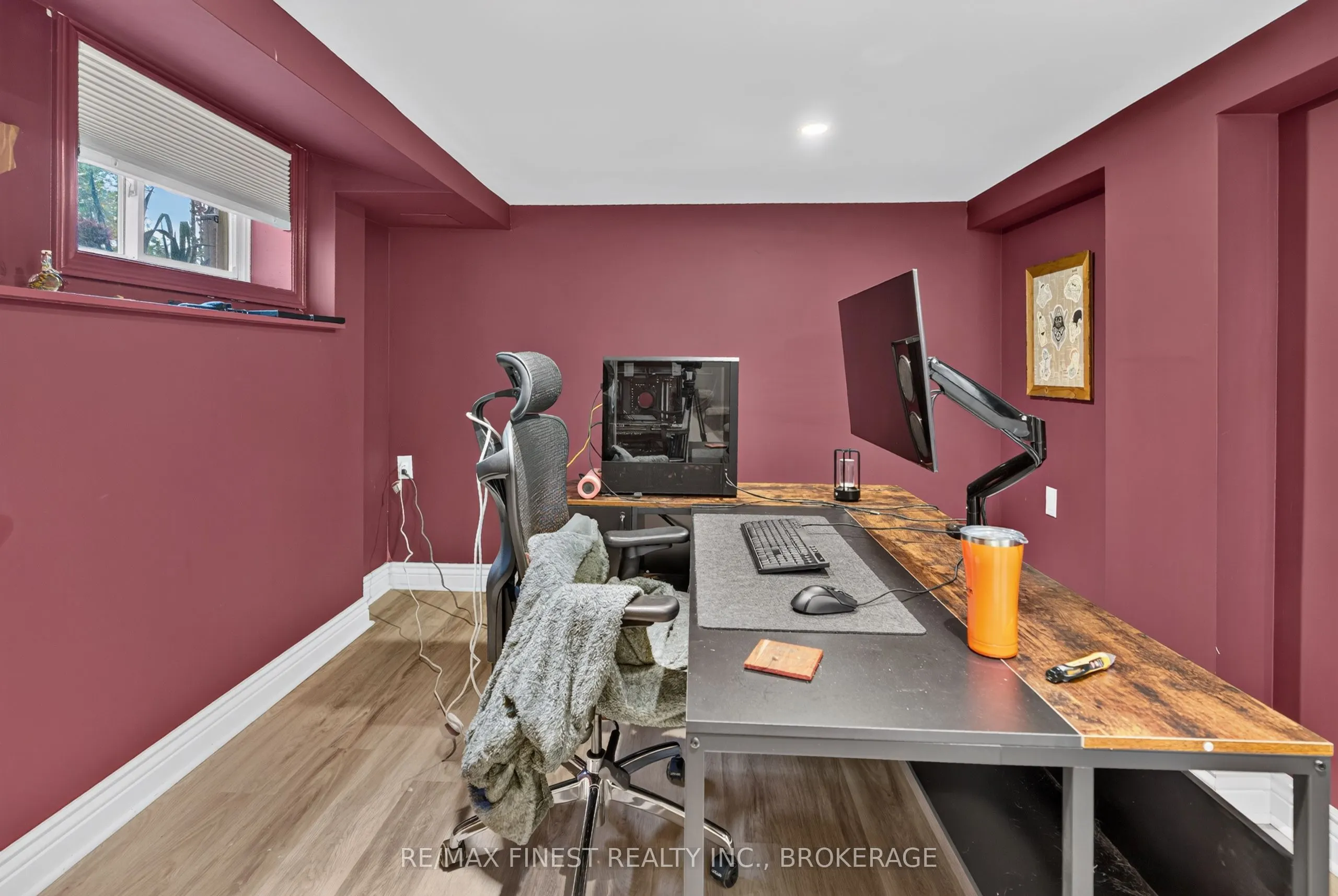 466 MacKenzie Road