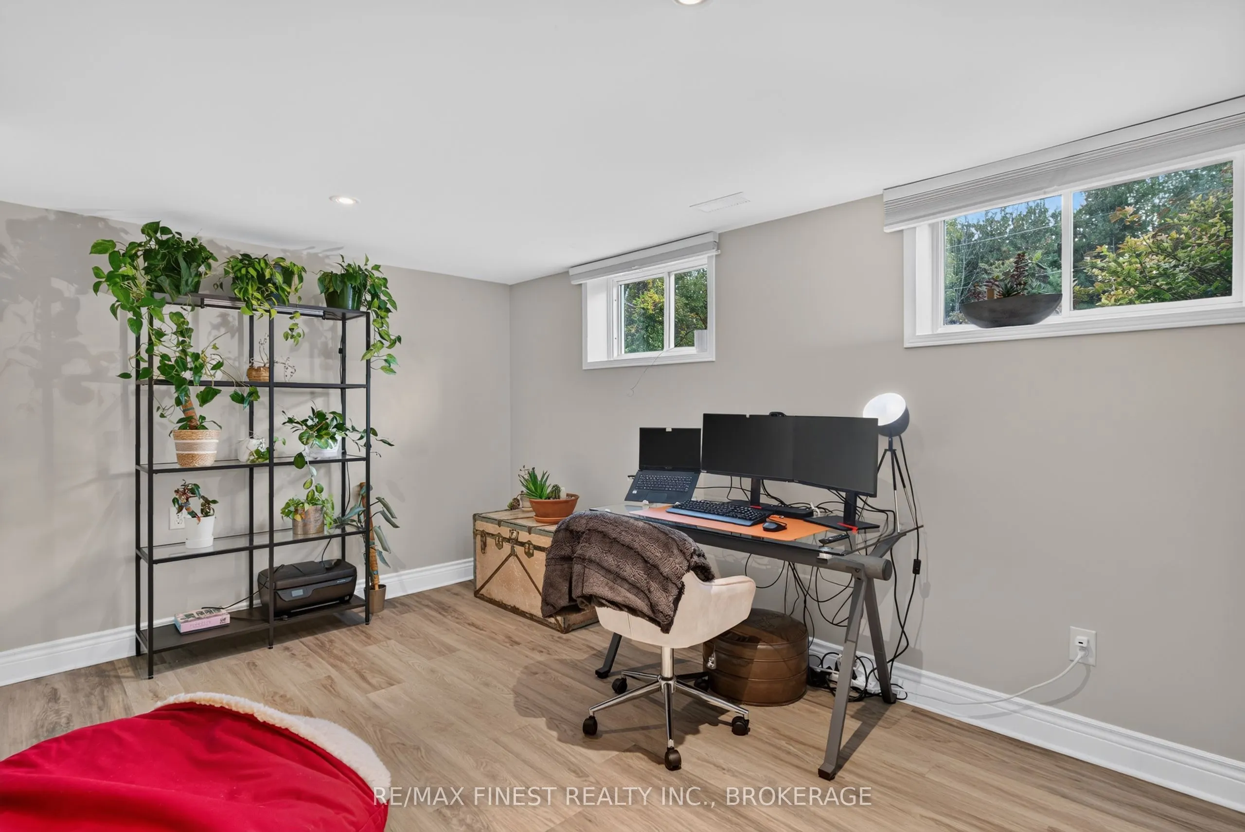 466 MacKenzie Road