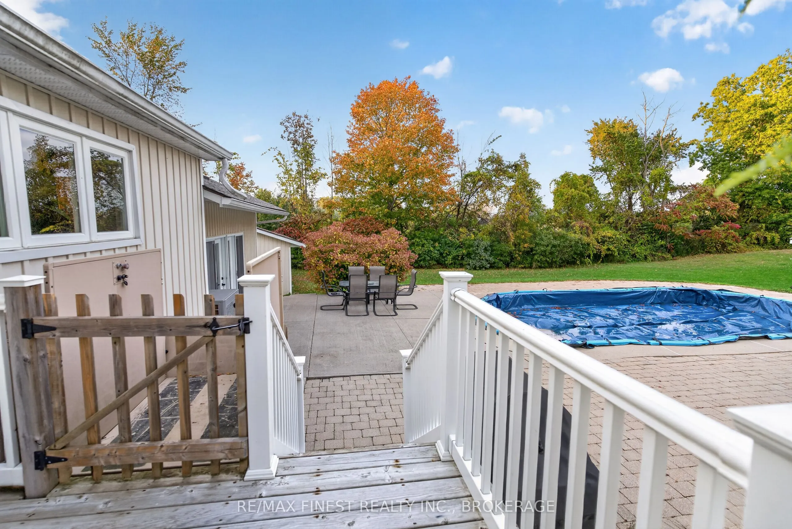 466 MacKenzie Road