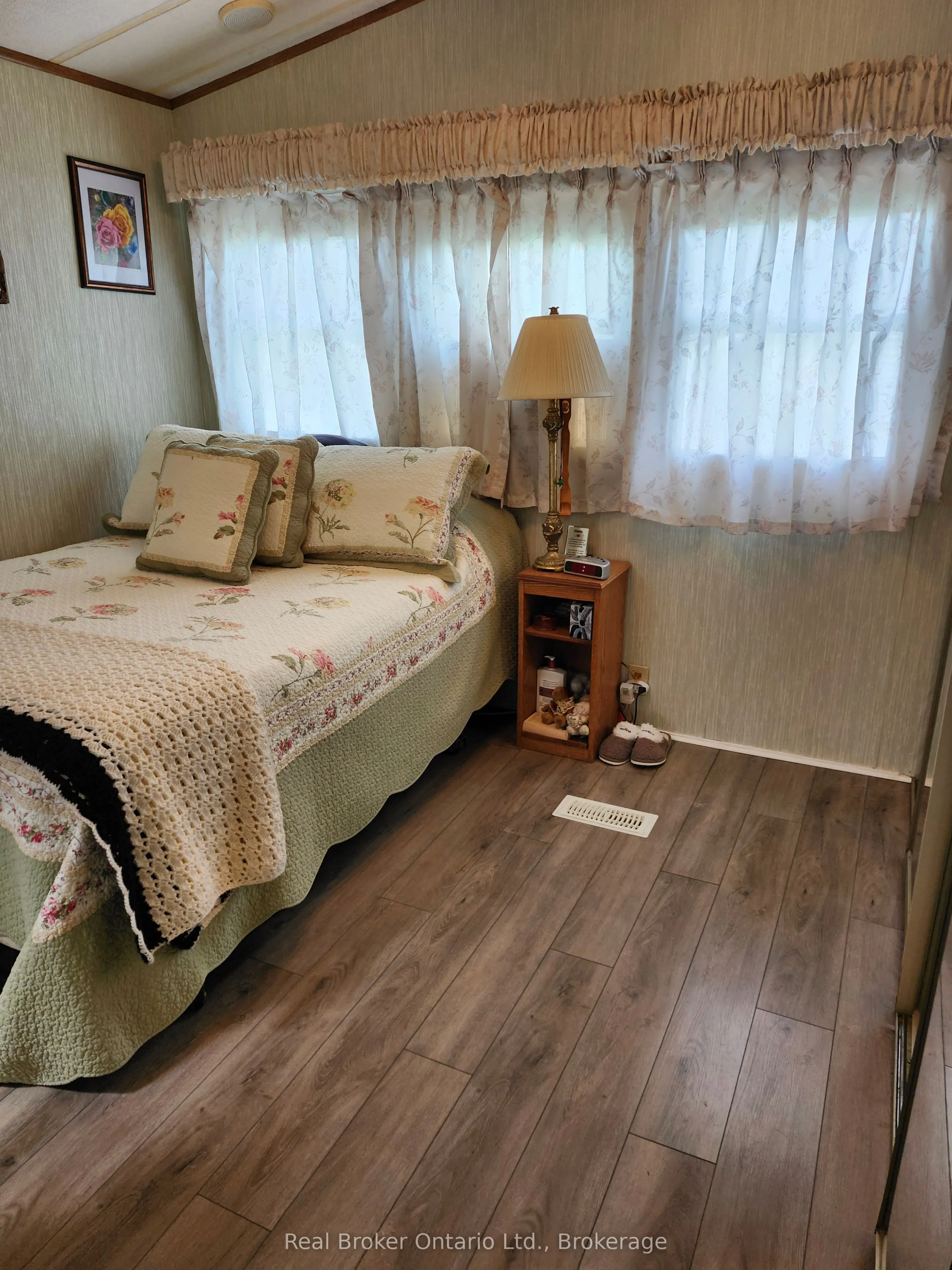 524 POPLAR Place