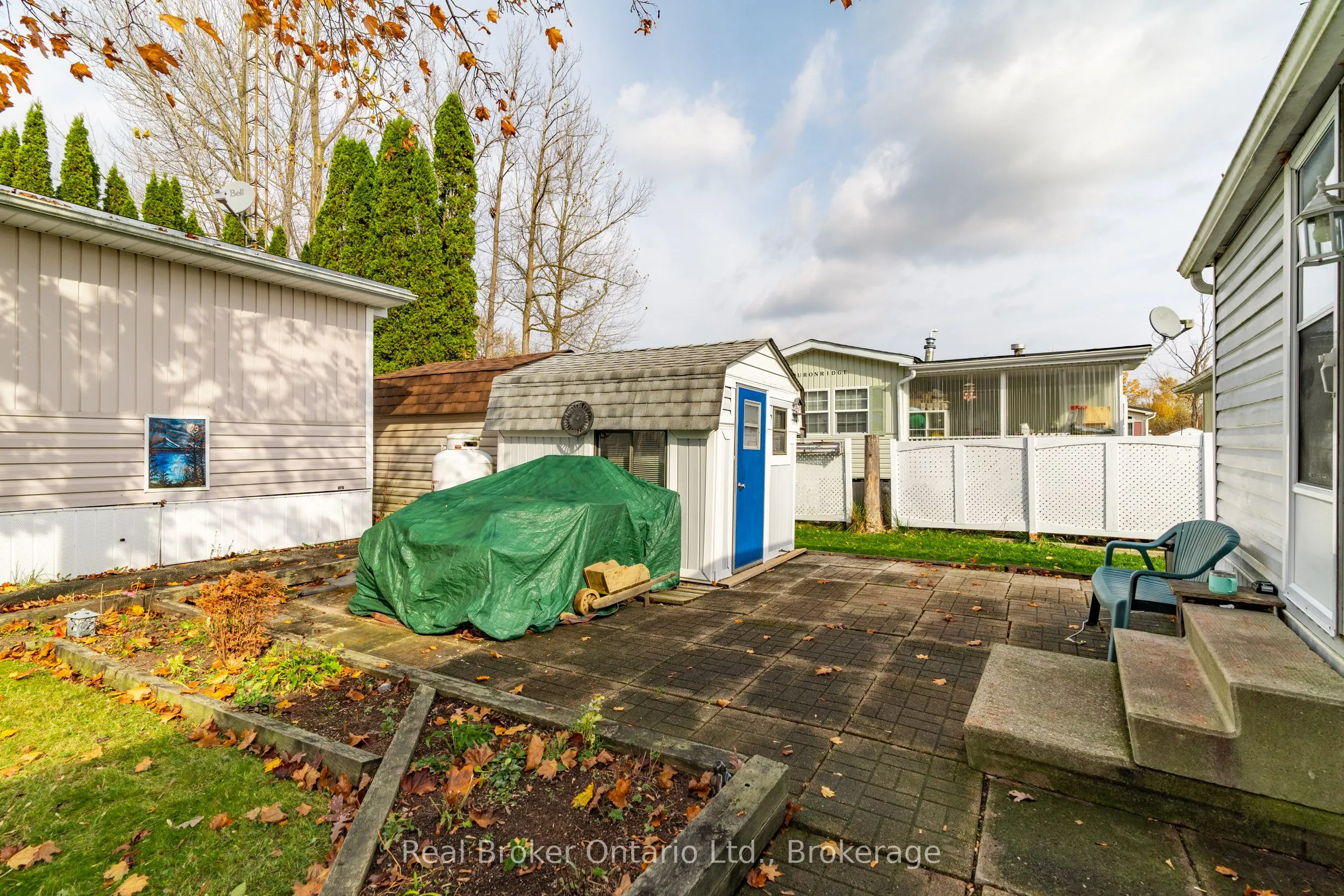 524 POPLAR Place