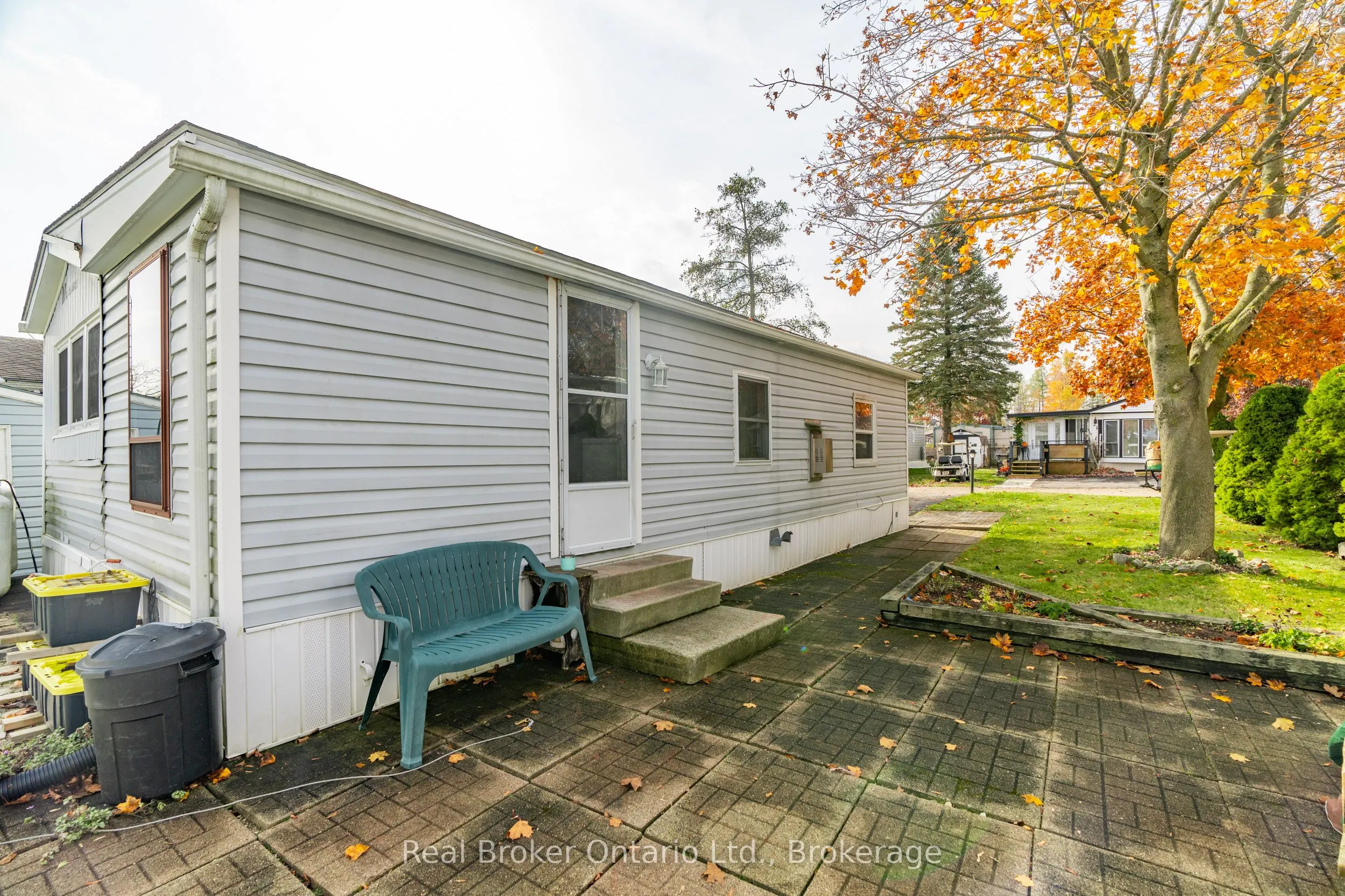524 POPLAR Place