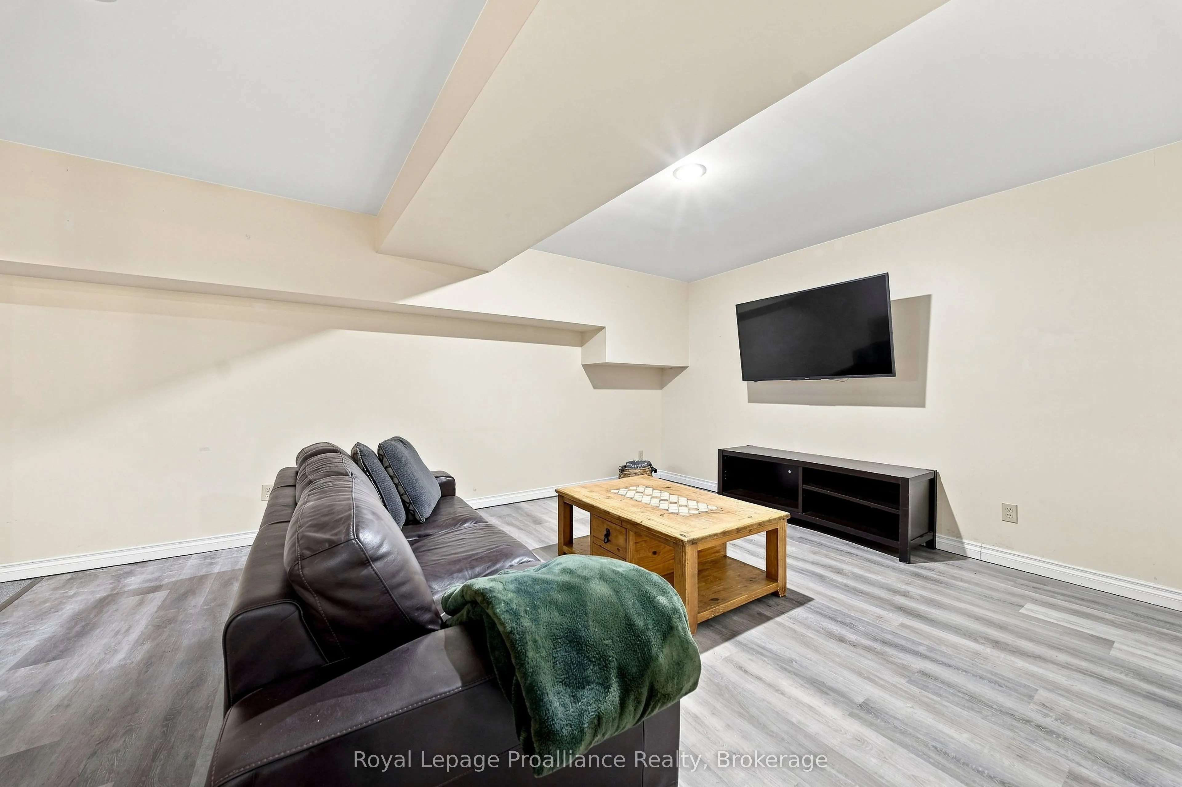 1296 Thrasher Road