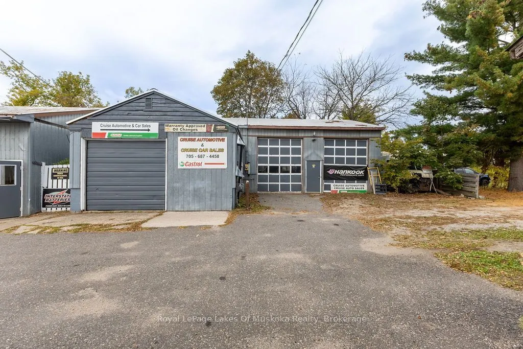 180 Phillip Street E