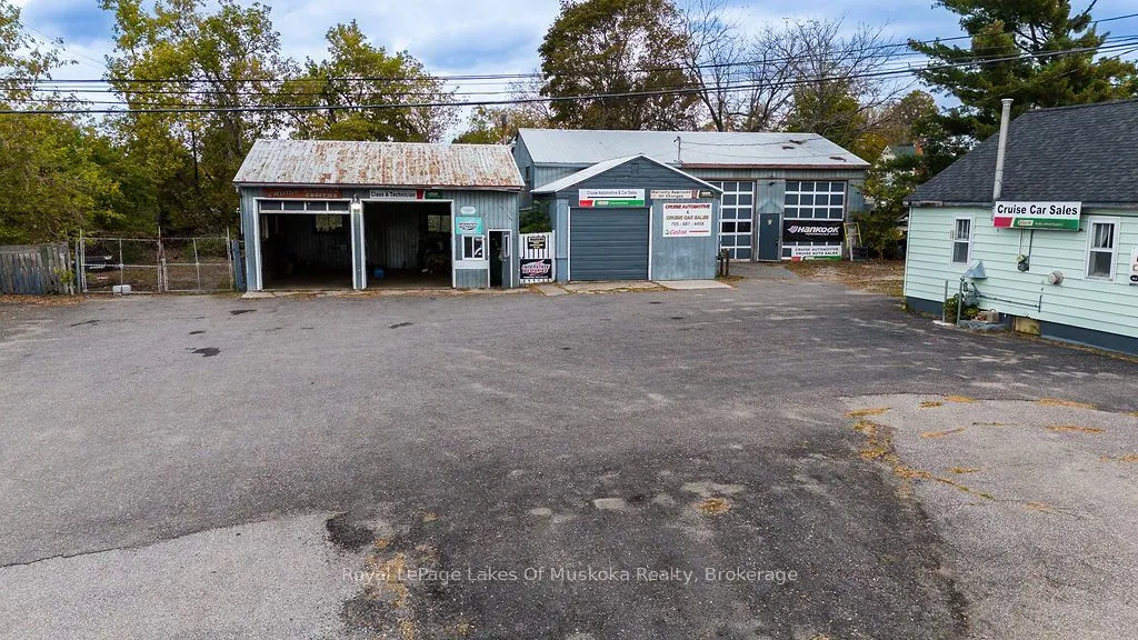 180 Phillip Street E