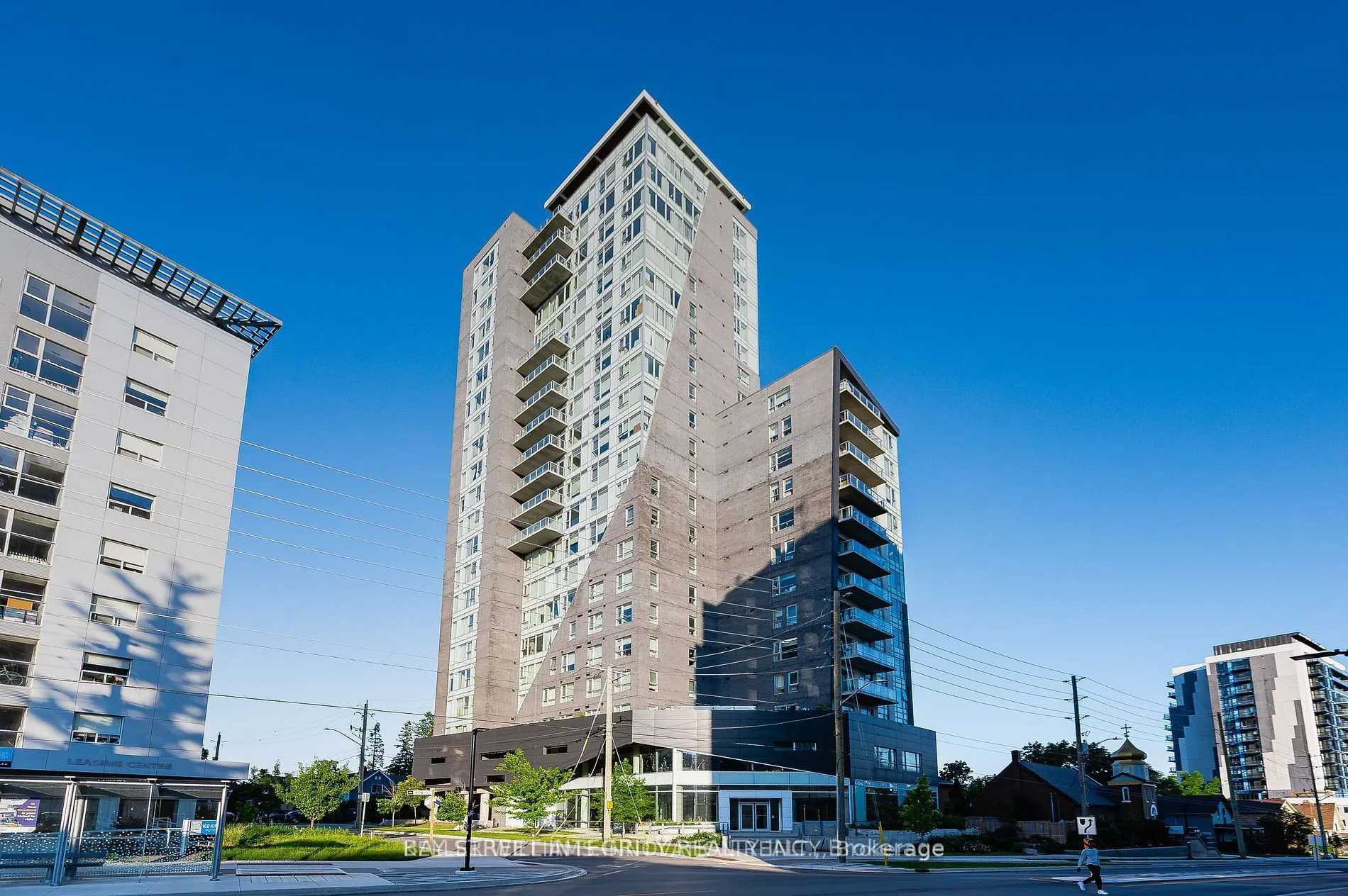 158 King Street #902