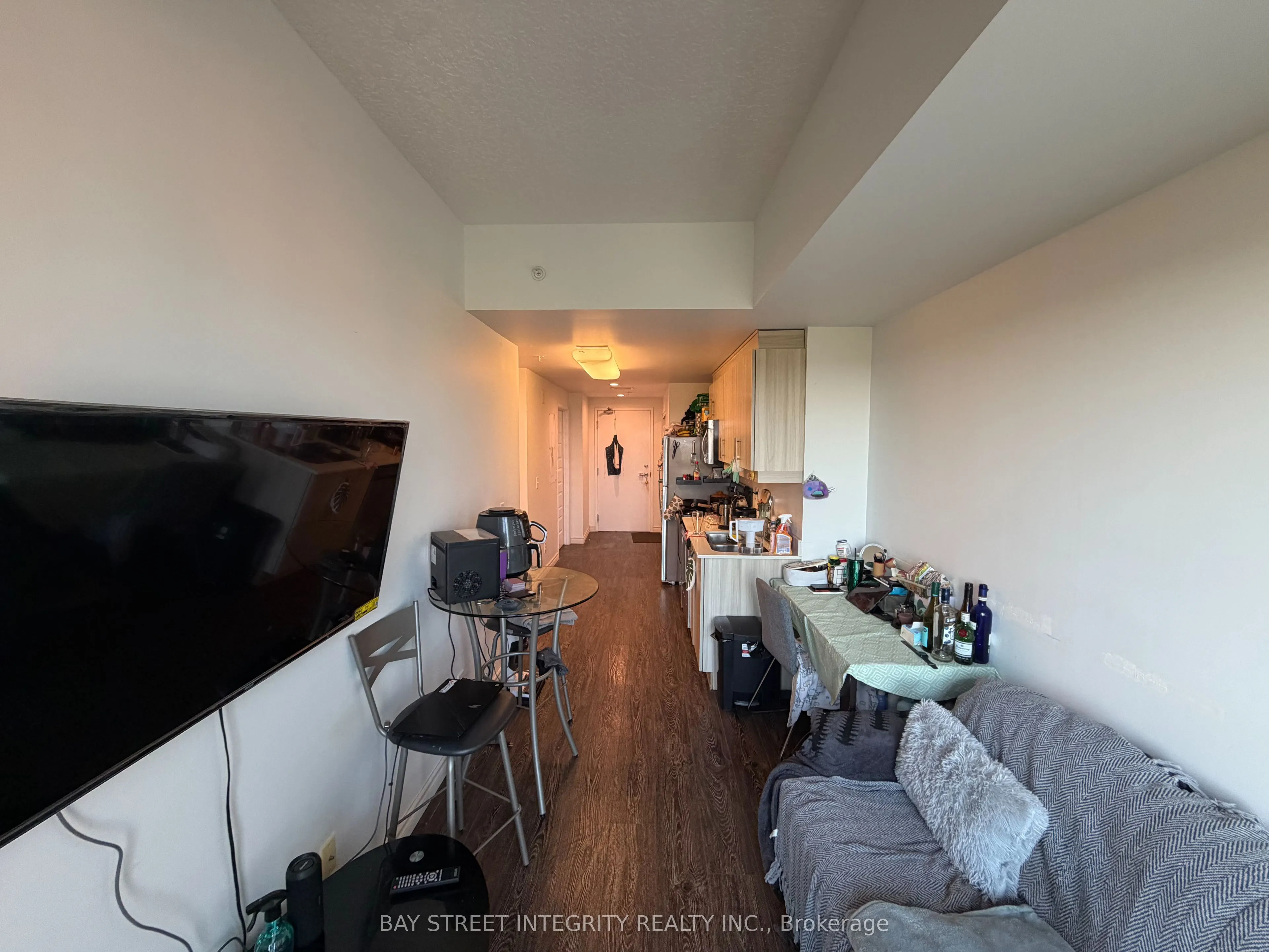 158 King Street #902