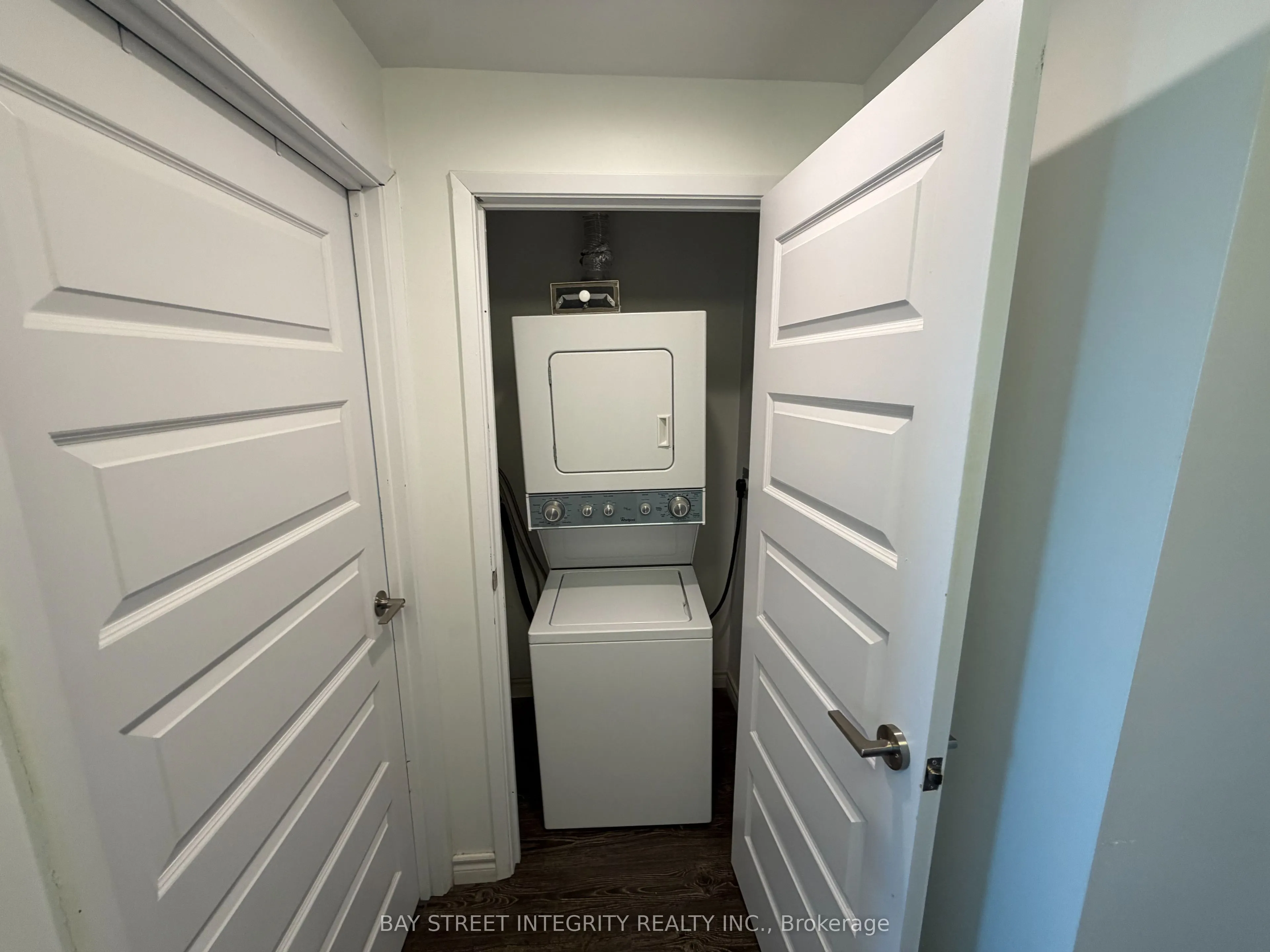 158 King Street #902