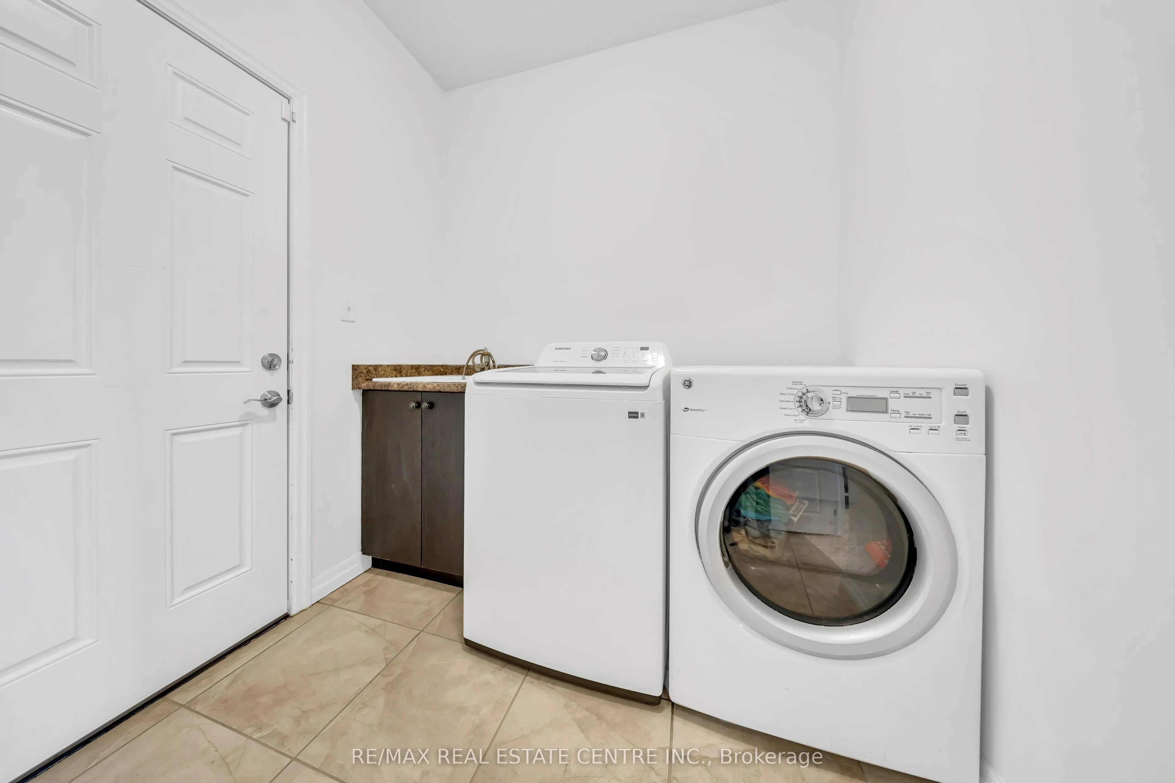 365 WOODBINE Avenue