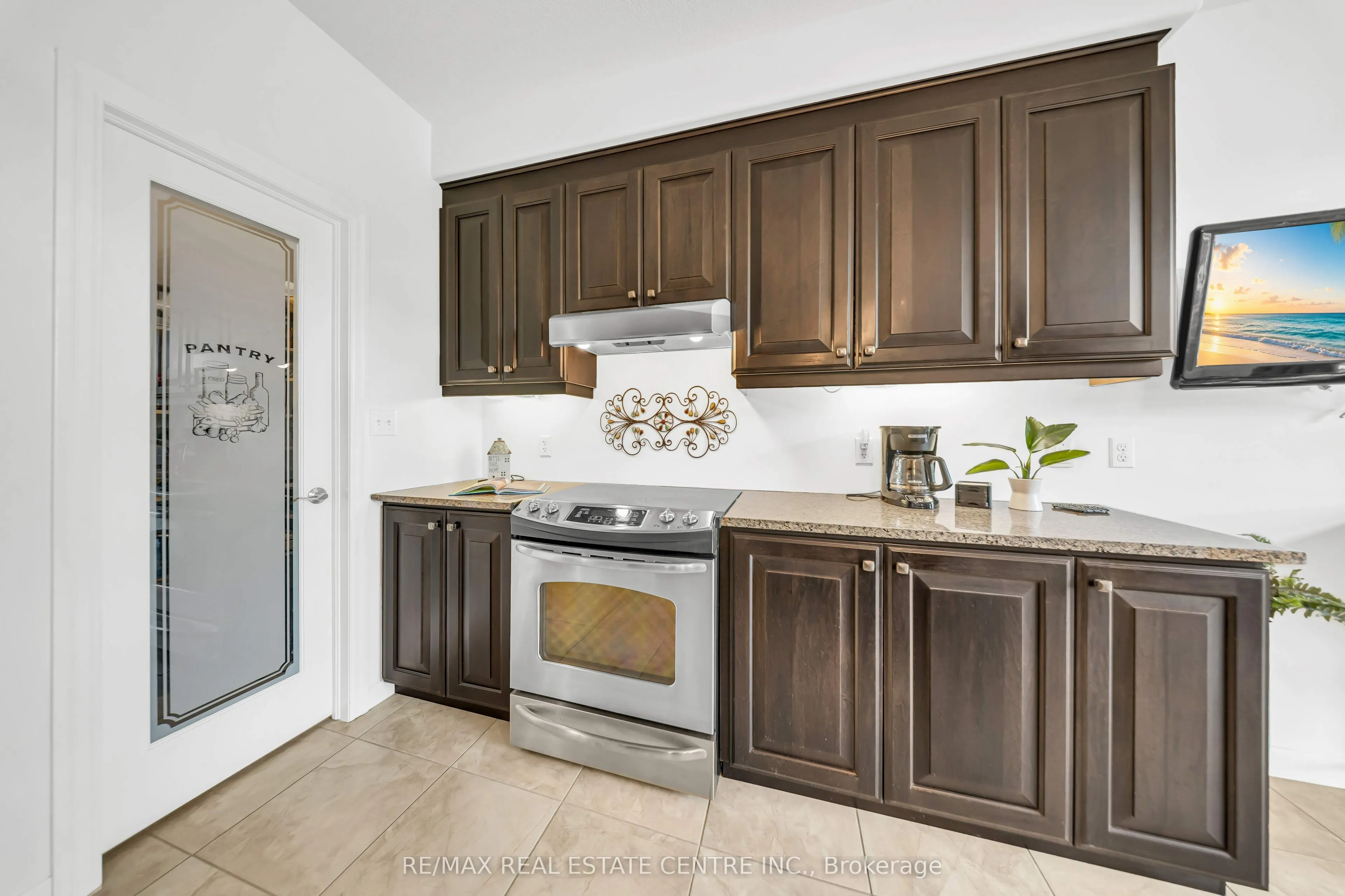 365 WOODBINE Avenue
