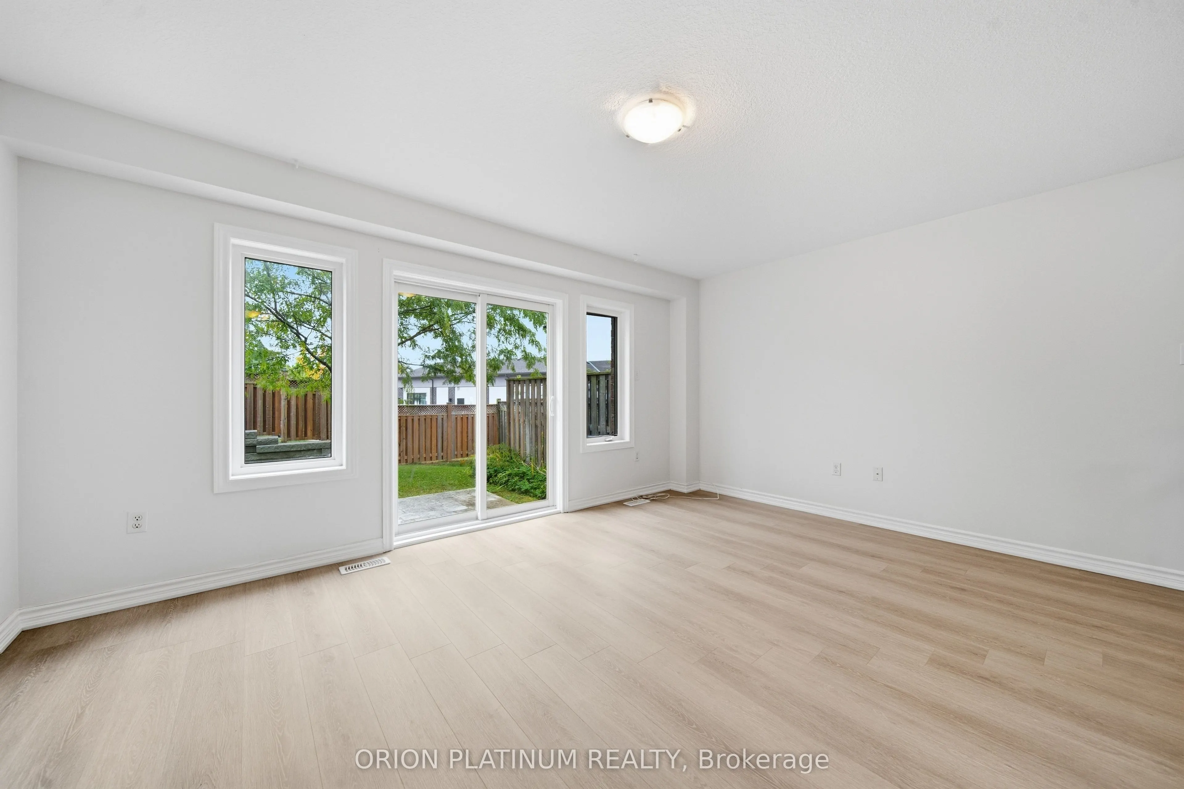 15 Kingsbury Square #29