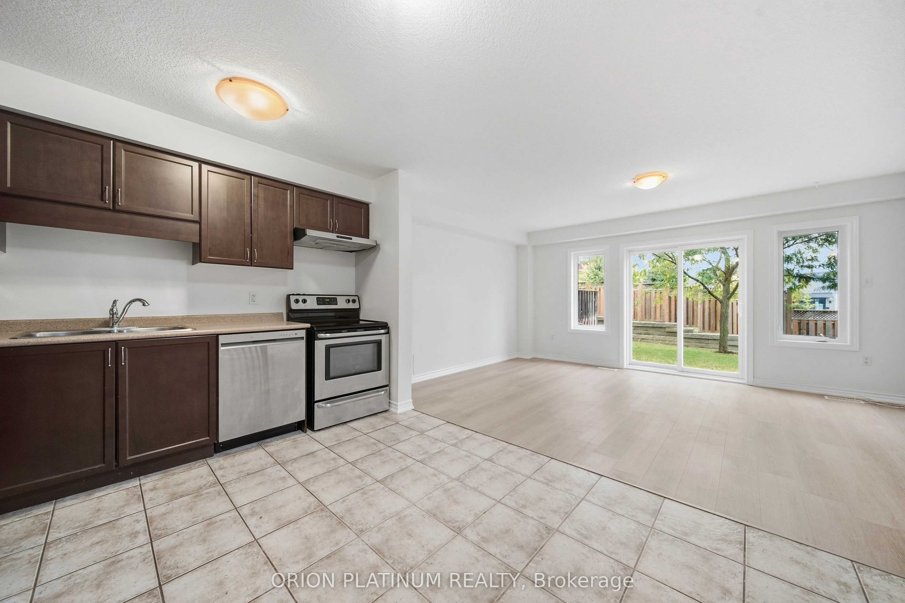 15 Kingsbury Square #29
