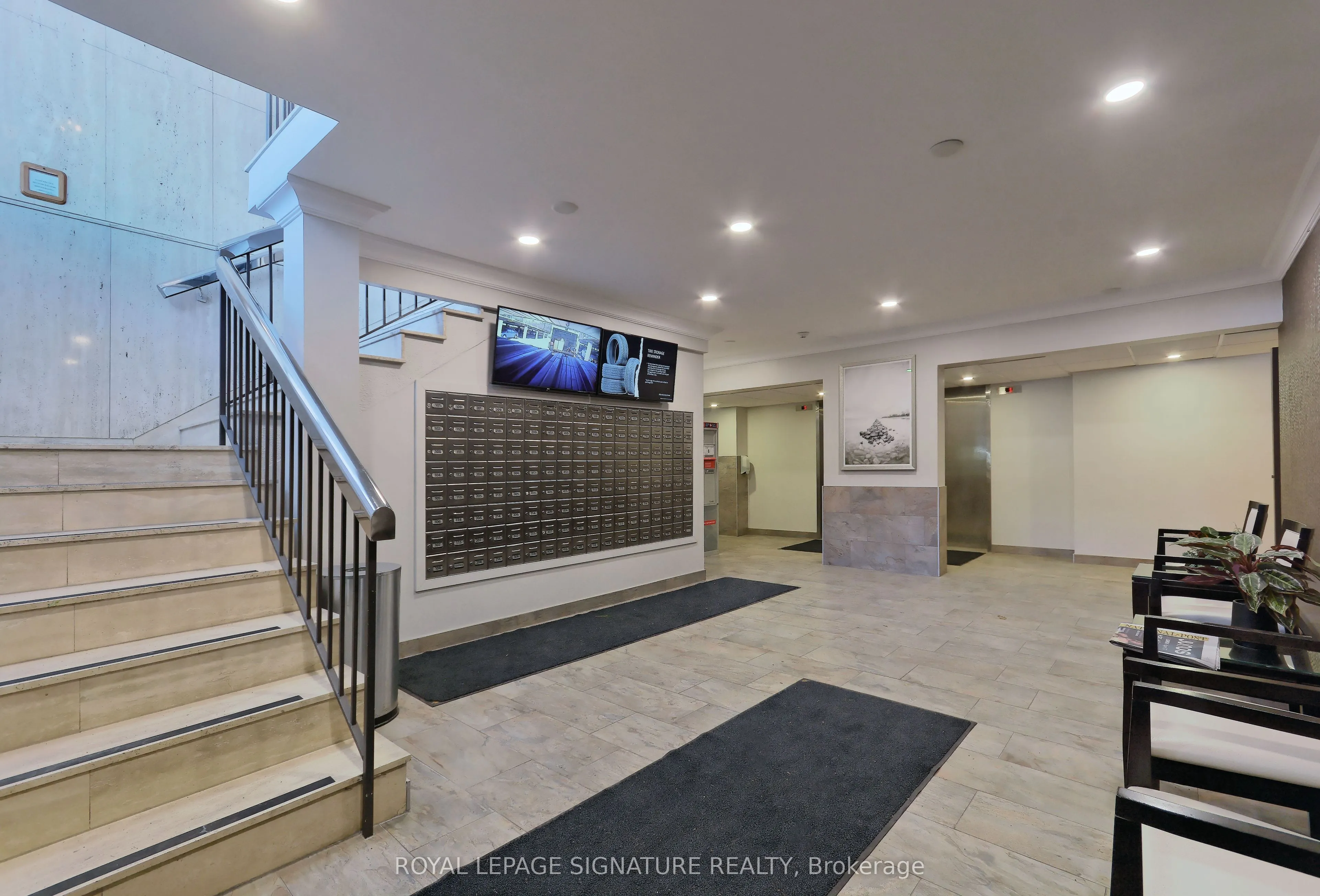19 Woodlawn Road E #607