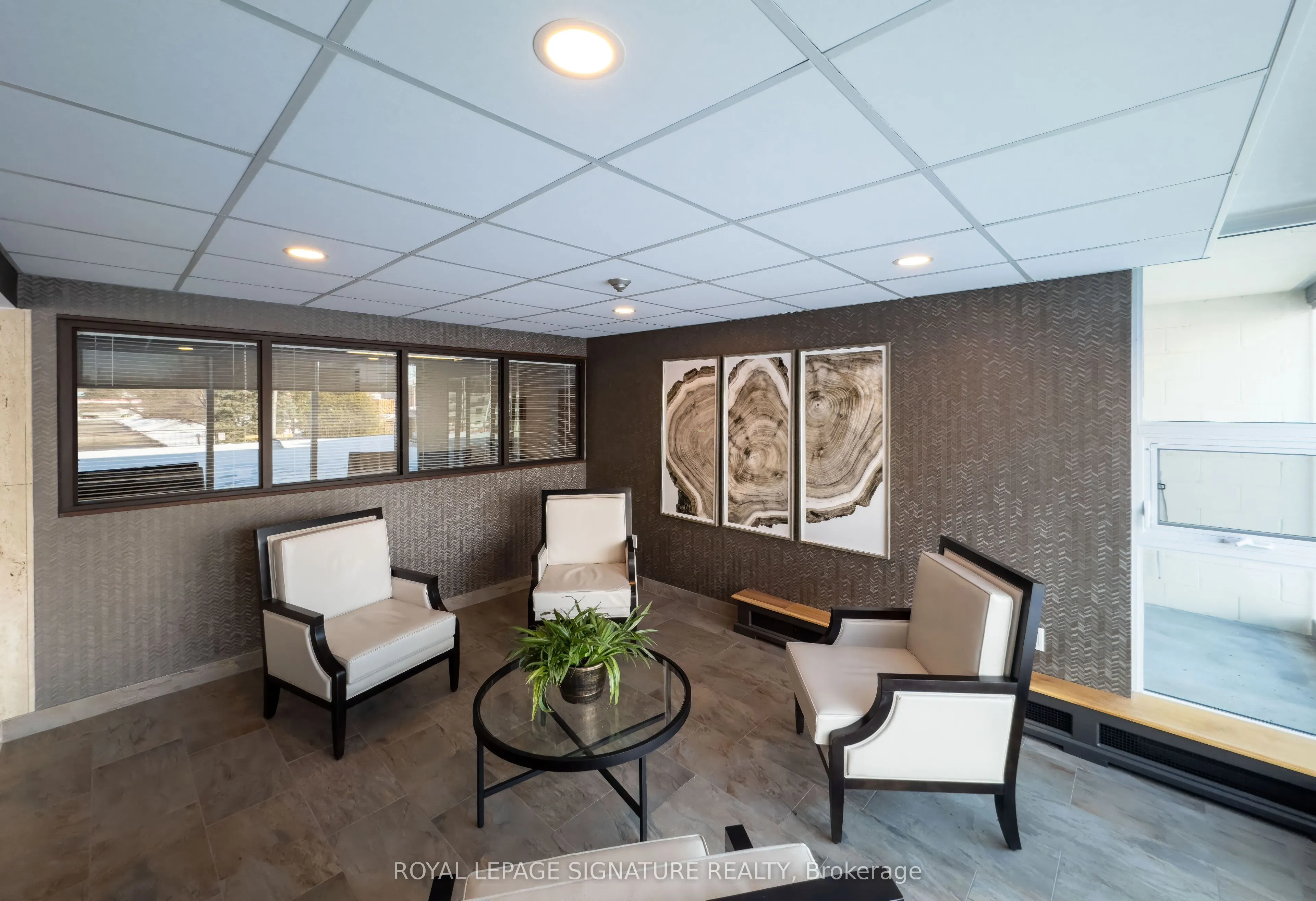19 Woodlawn Road E #607