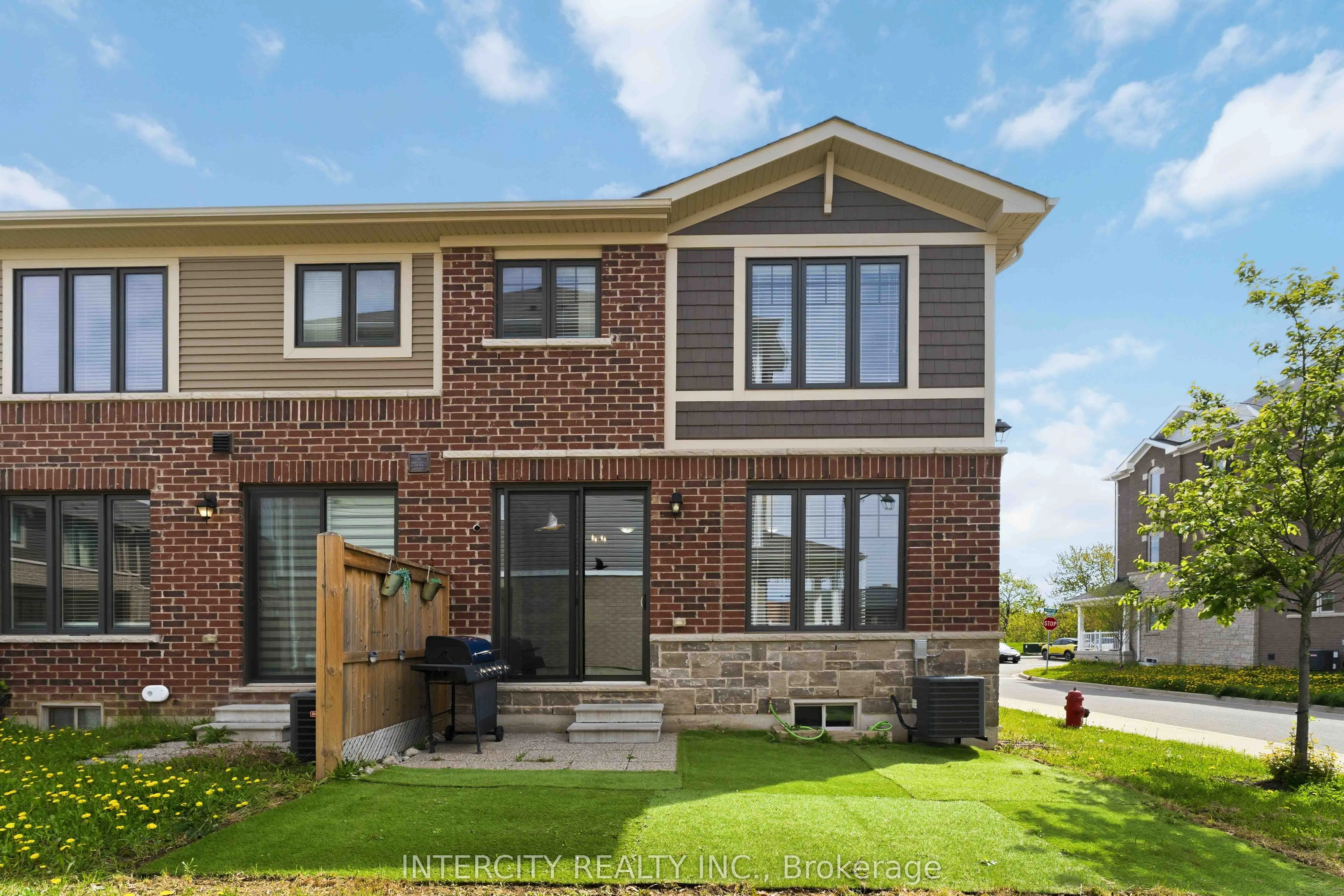 1 Pelican Lane