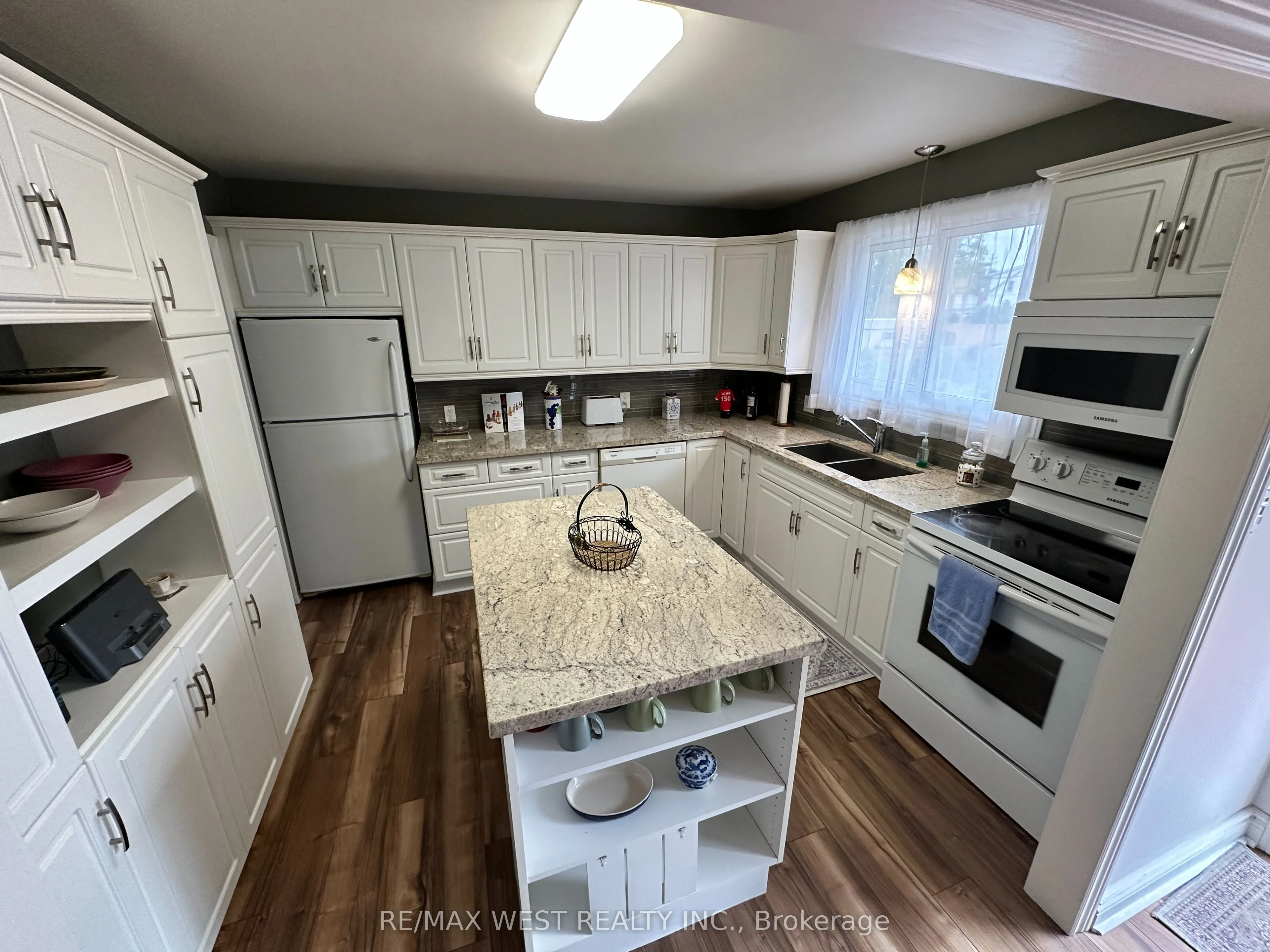 53 Bloomfield Avenue