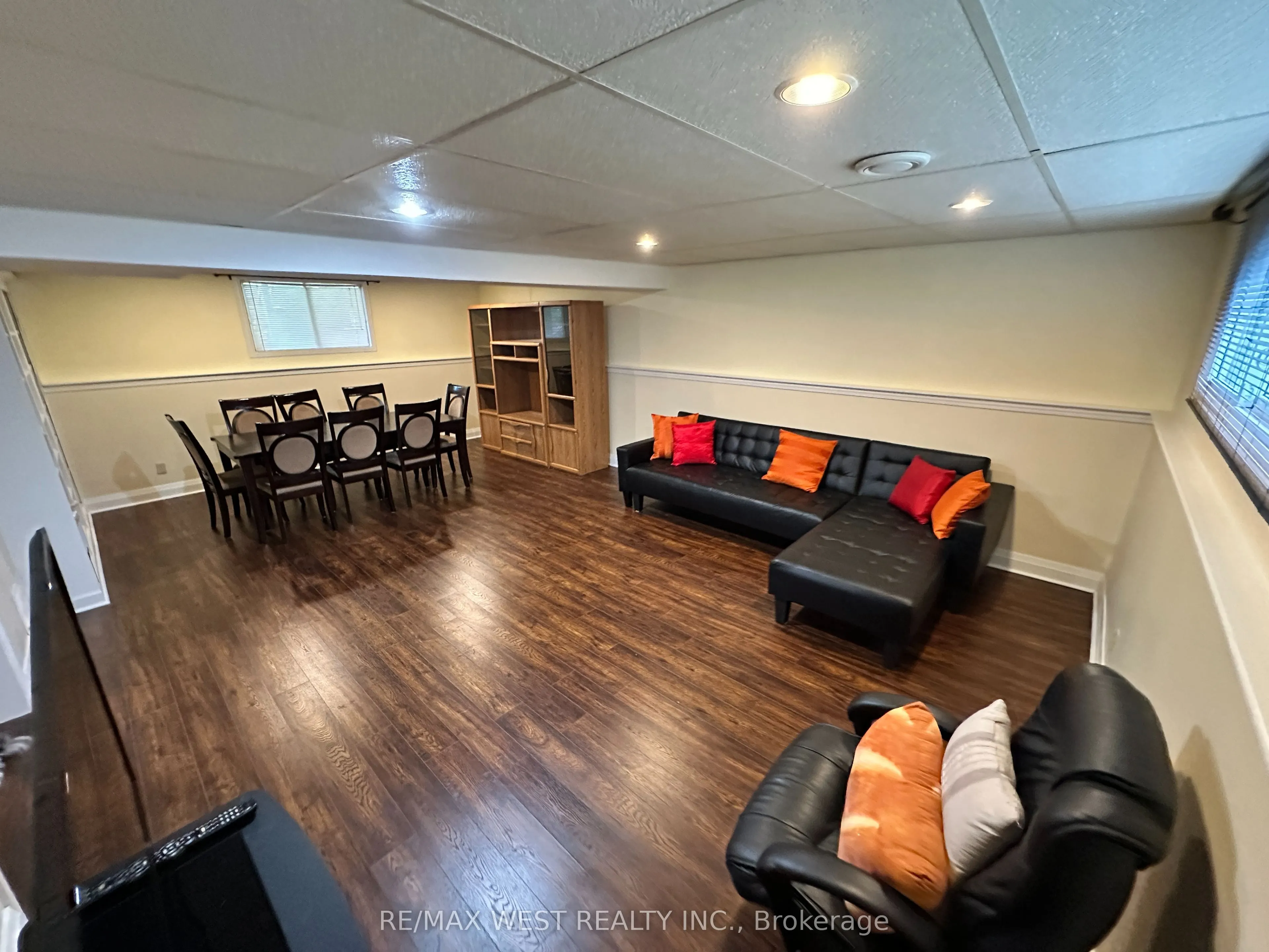 53 Bloomfield Avenue