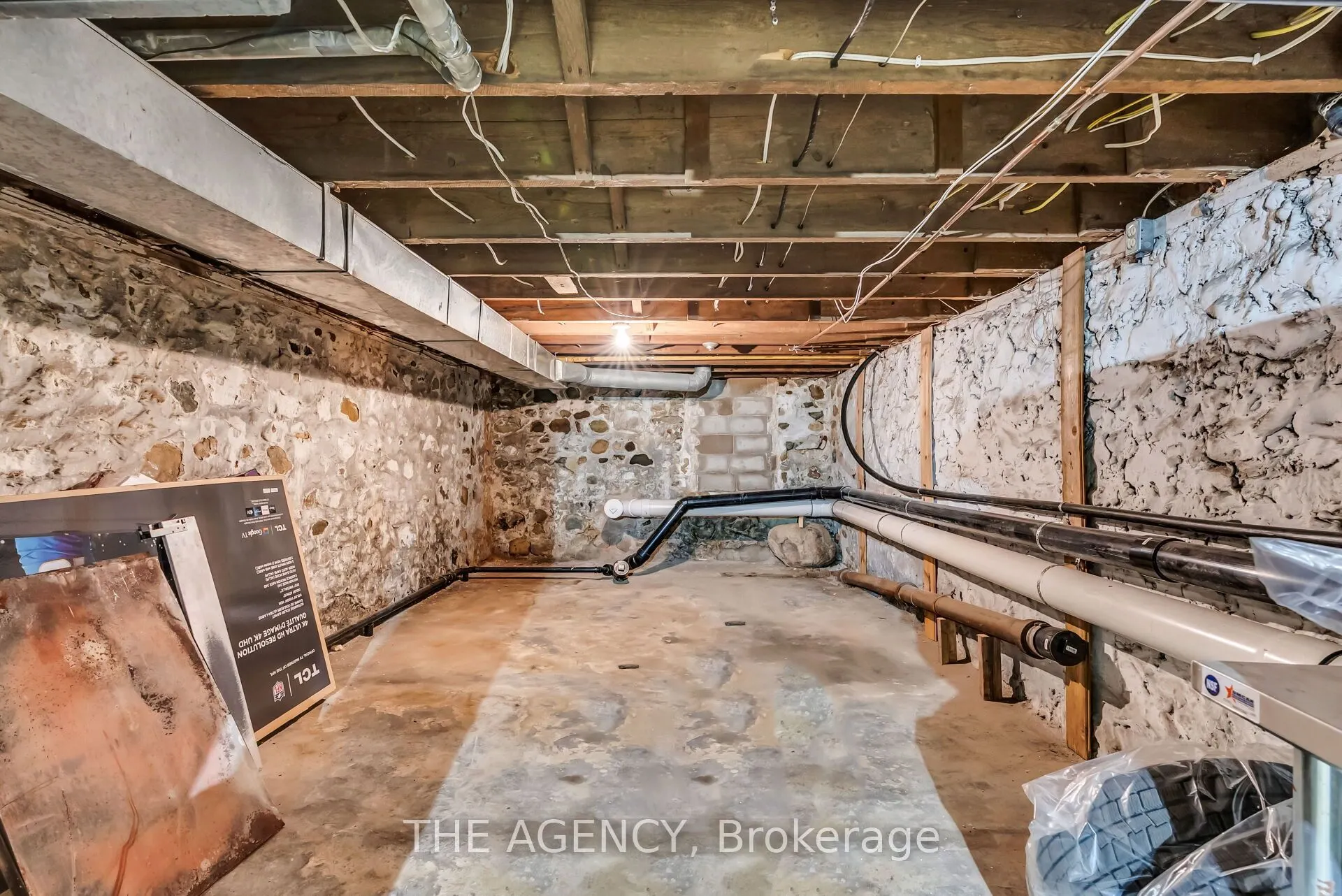 181 Main Street S