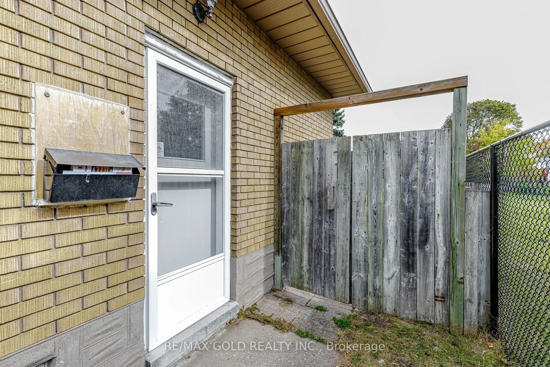 49 Kenneth Avenue