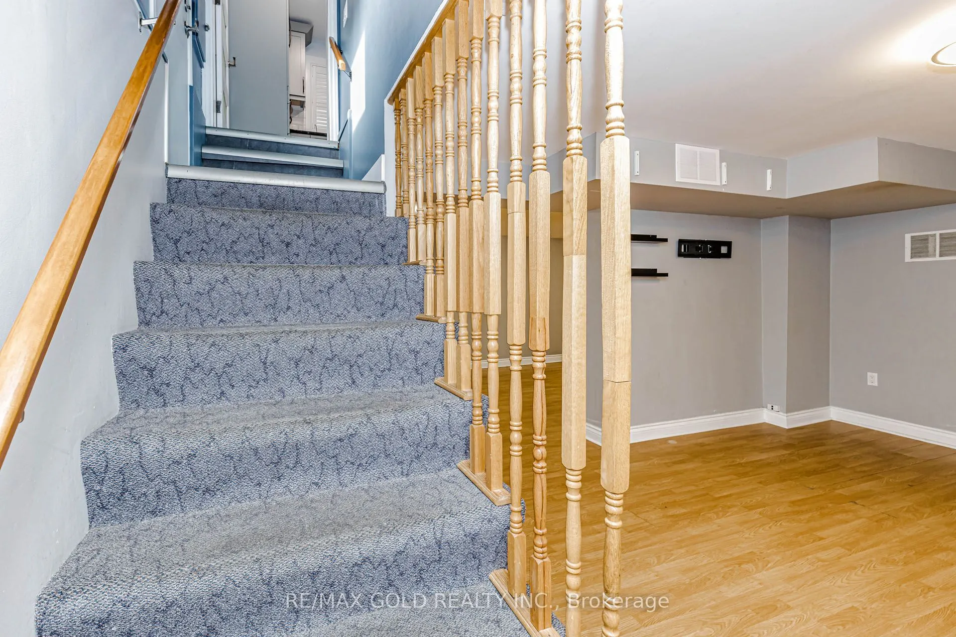 49 Kenneth Avenue