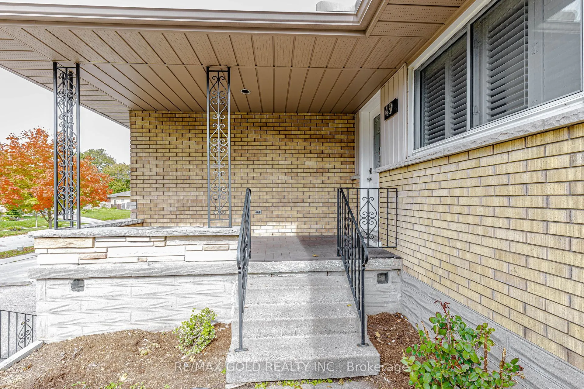 49 Kenneth Avenue