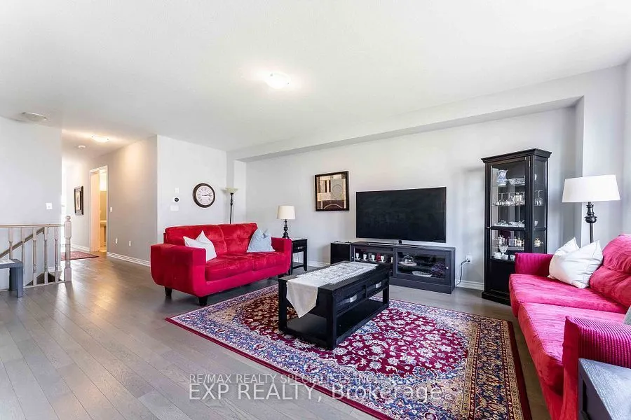 8 Sara Drive