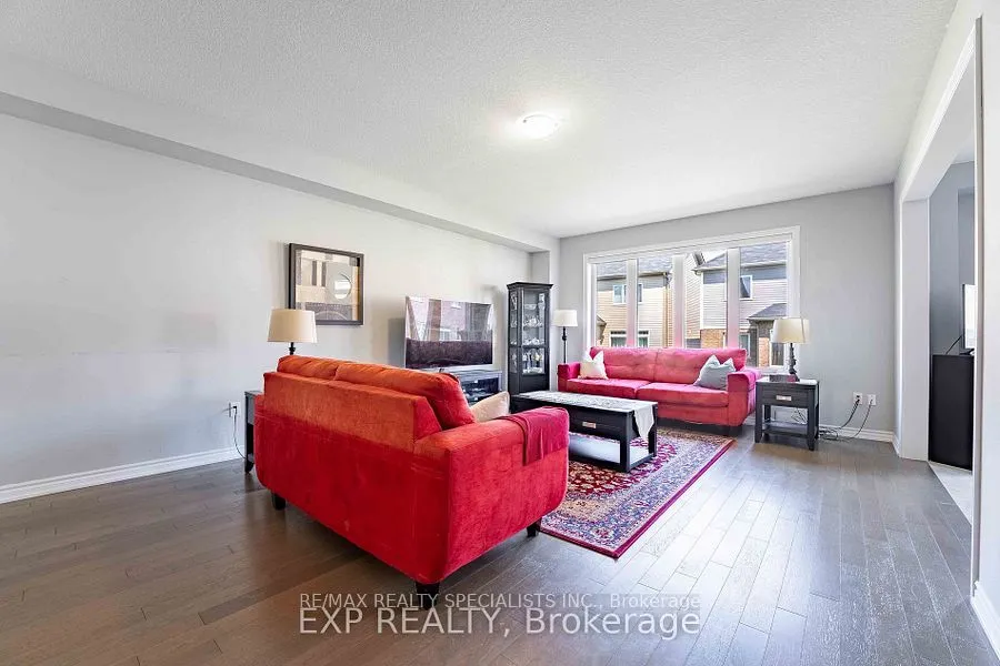 8 Sara Drive
