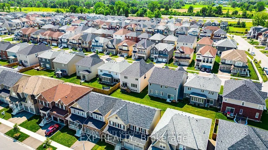 8 Sara Drive