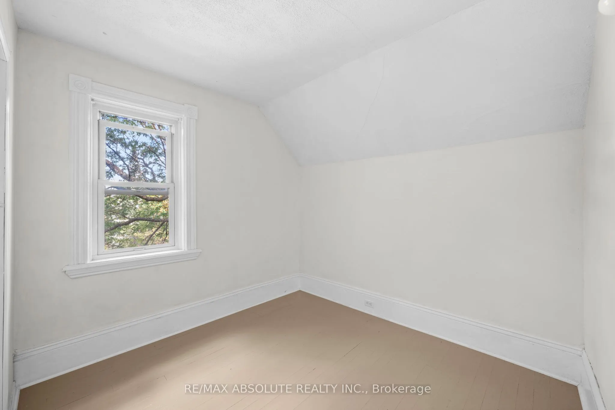 903 River Road