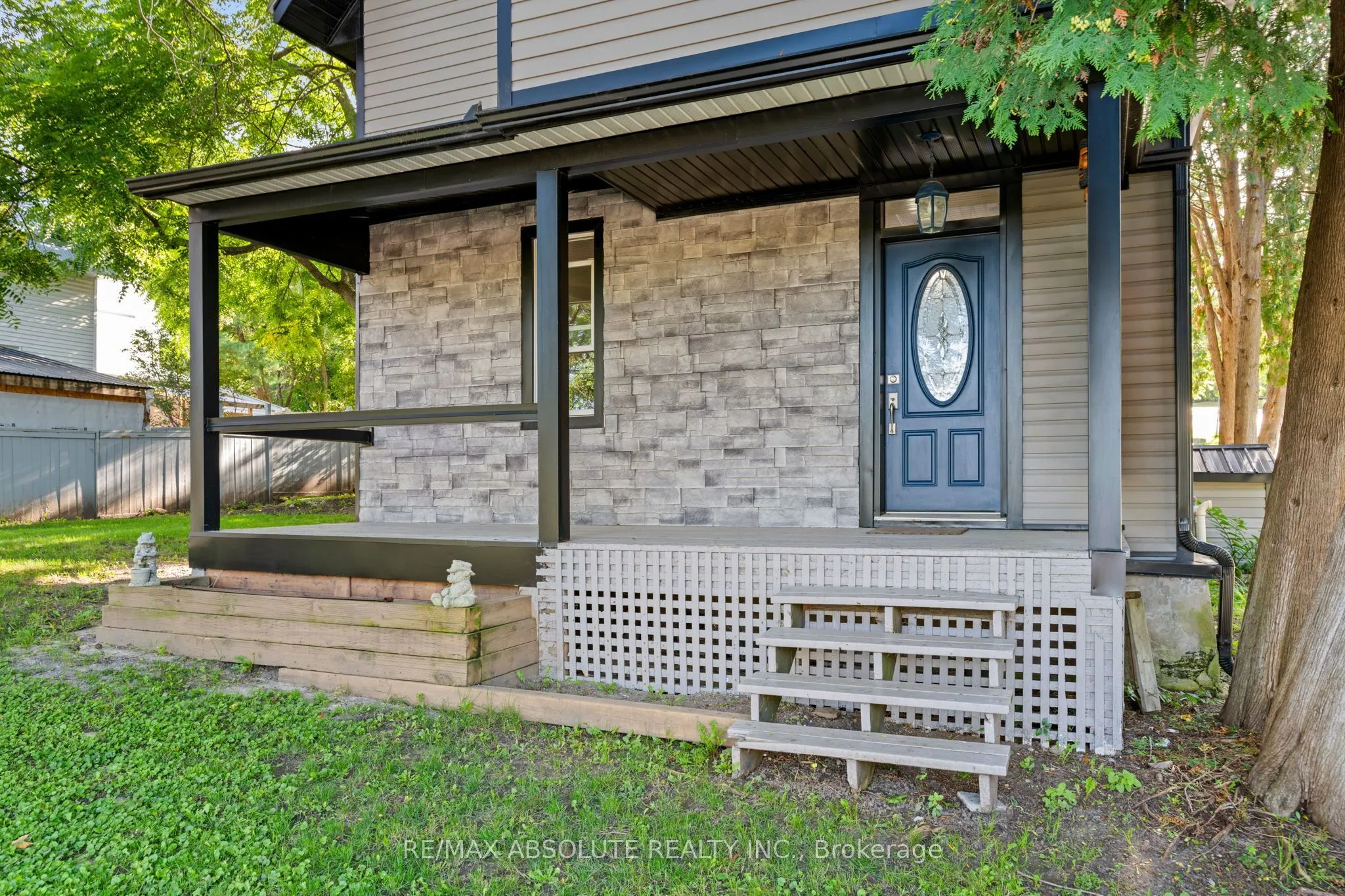 903 River Road
