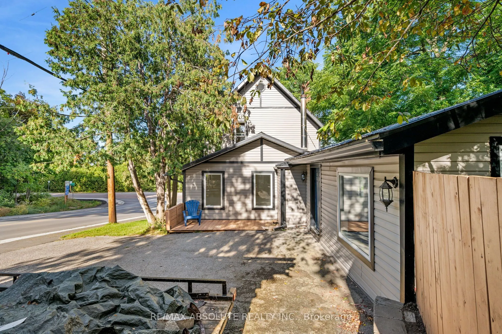 903 River Road