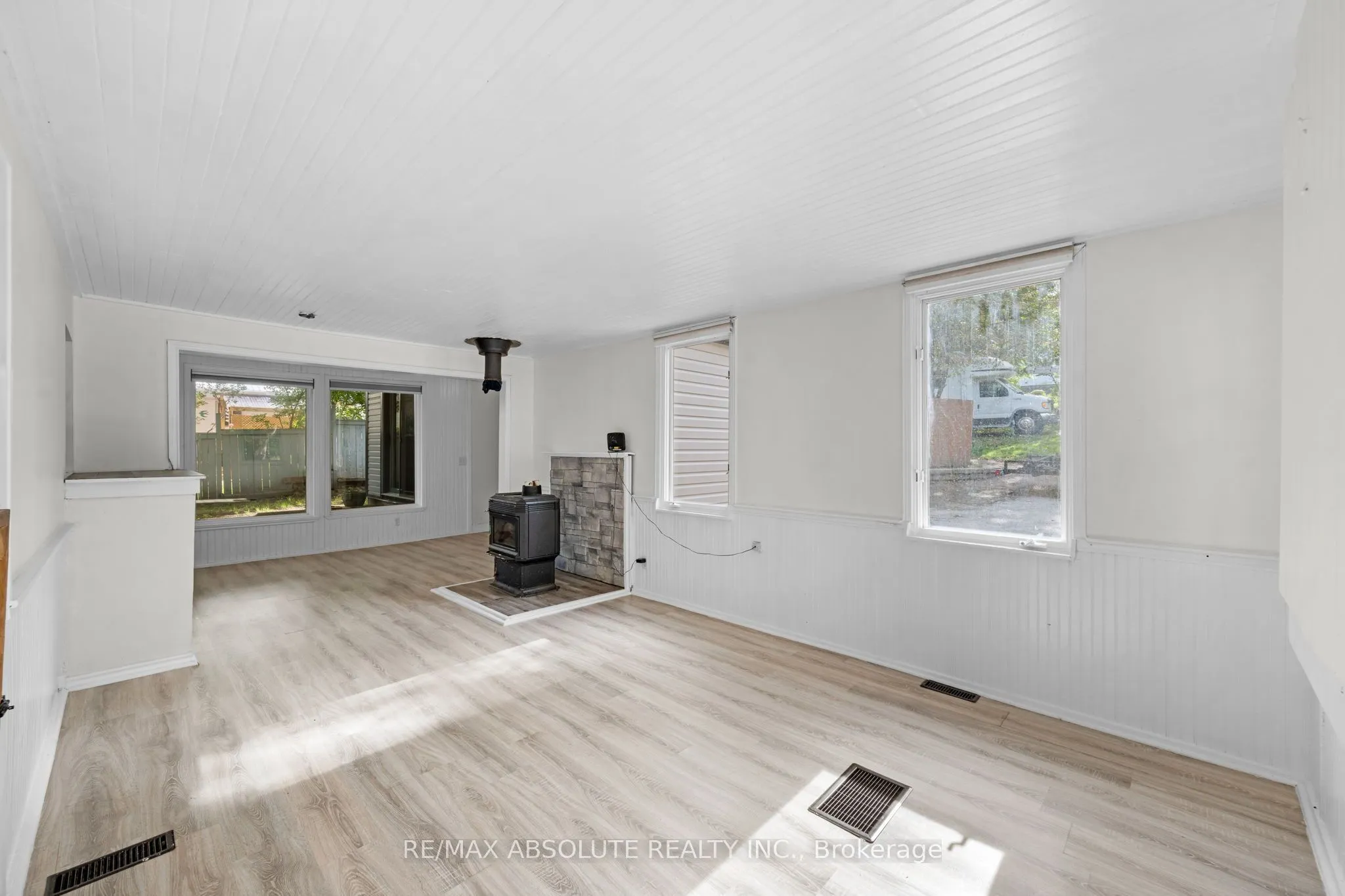 903 River Road