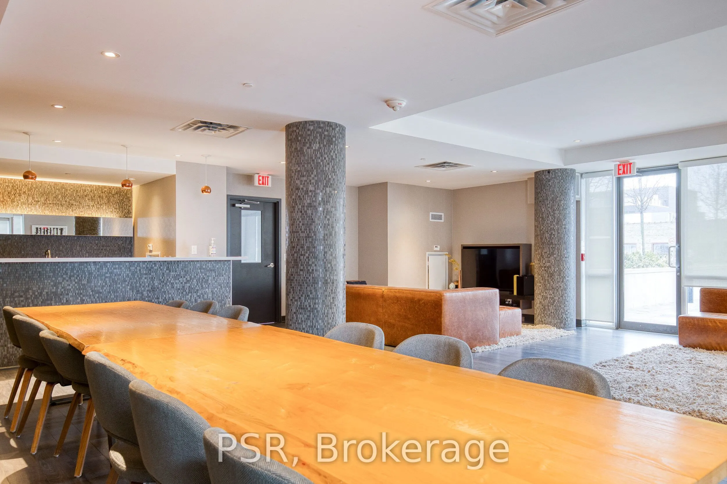 85 Duke Street #806