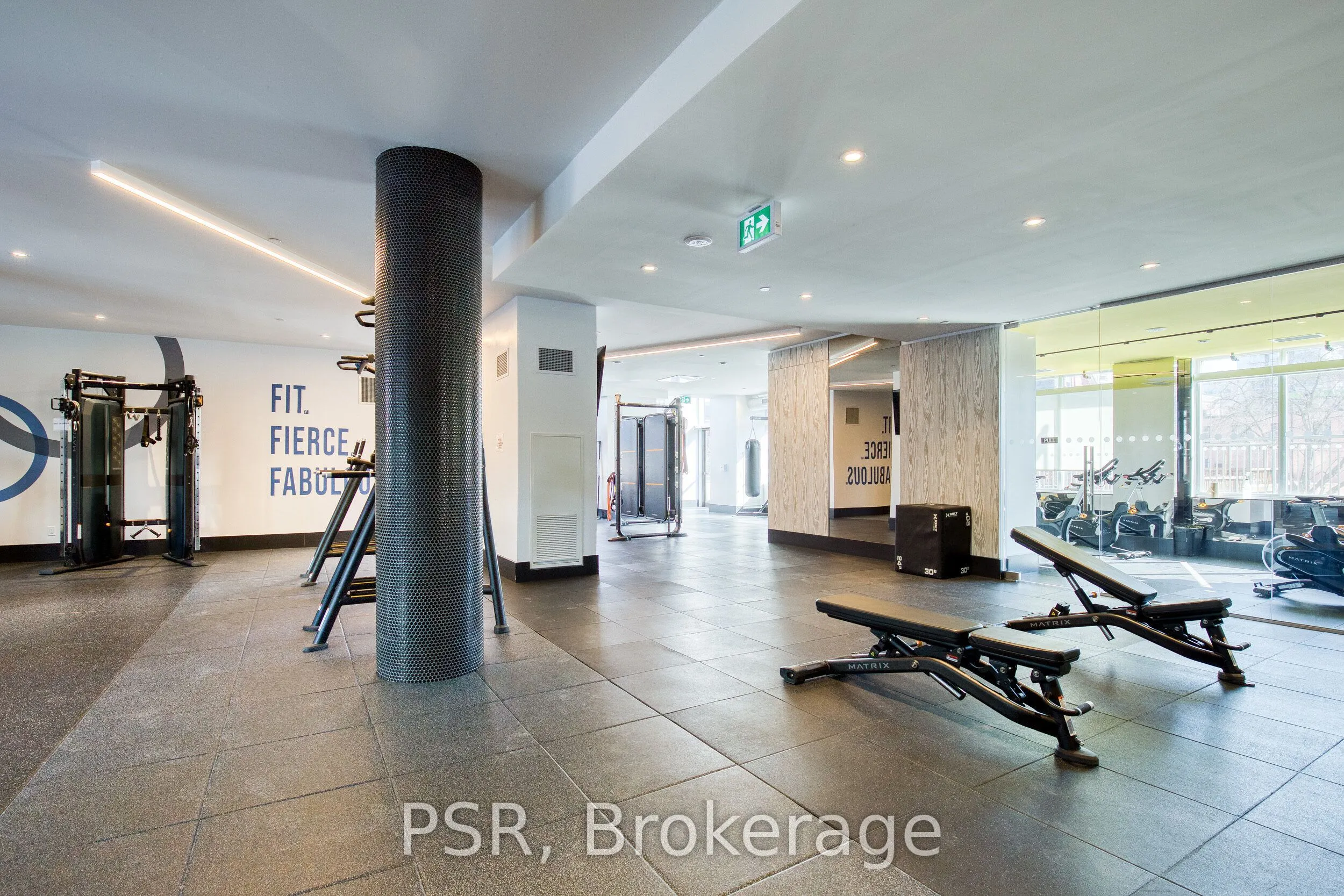 85 Duke Street #806