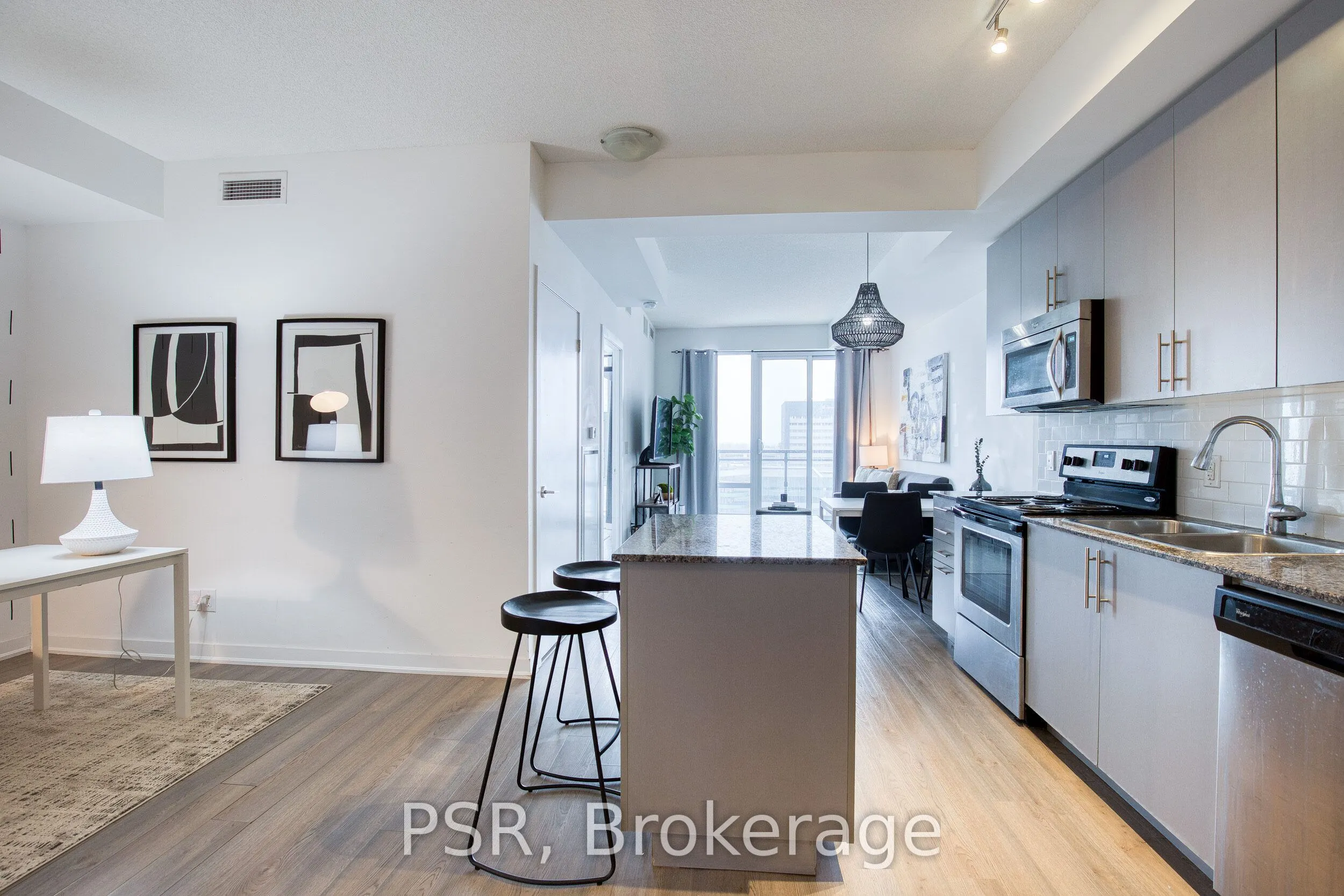 85 Duke Street #806
