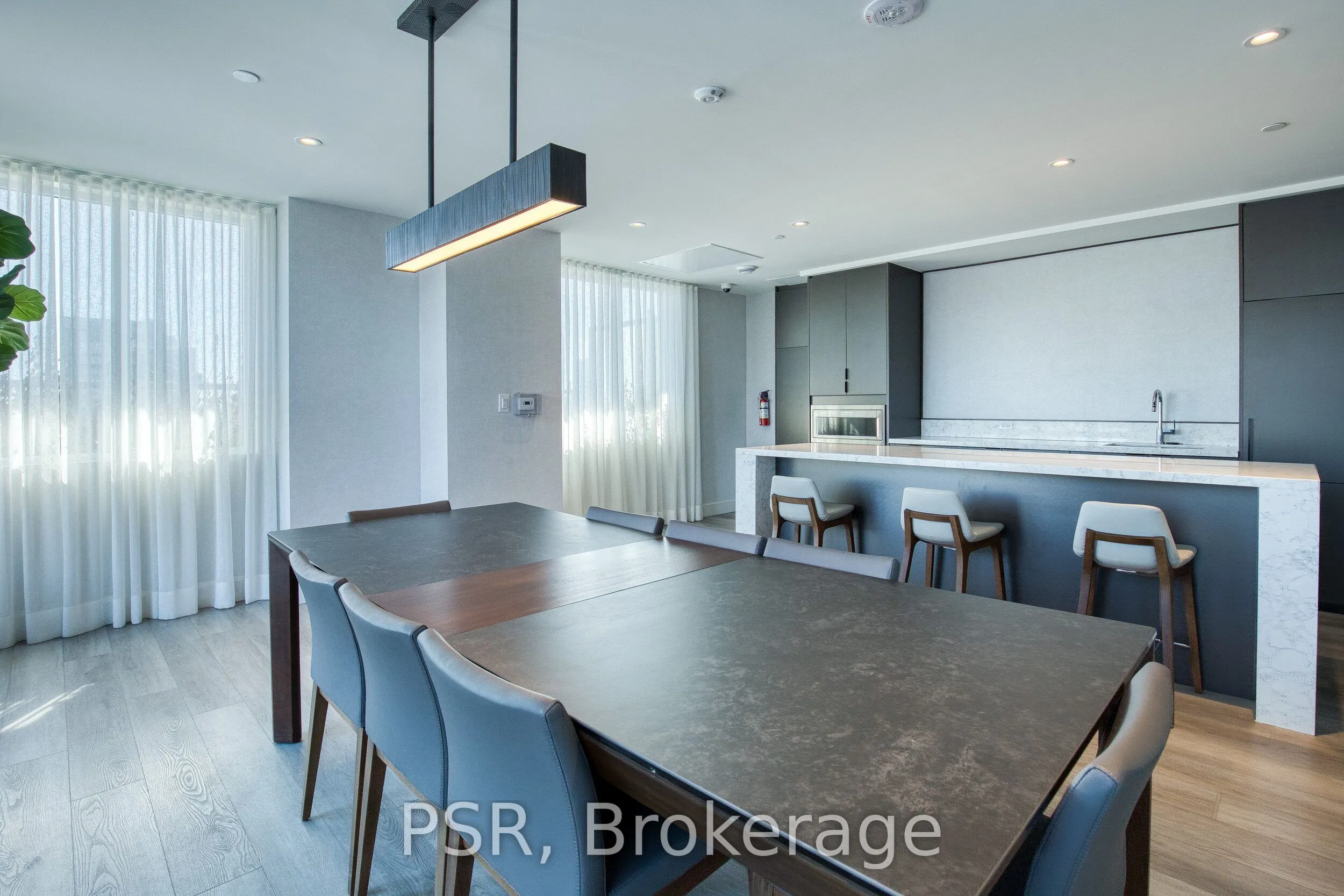 85 Duke Street #806