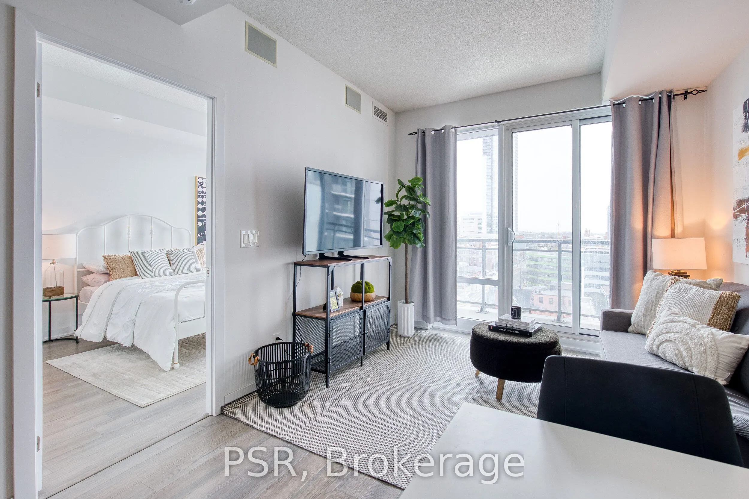85 Duke Street #806