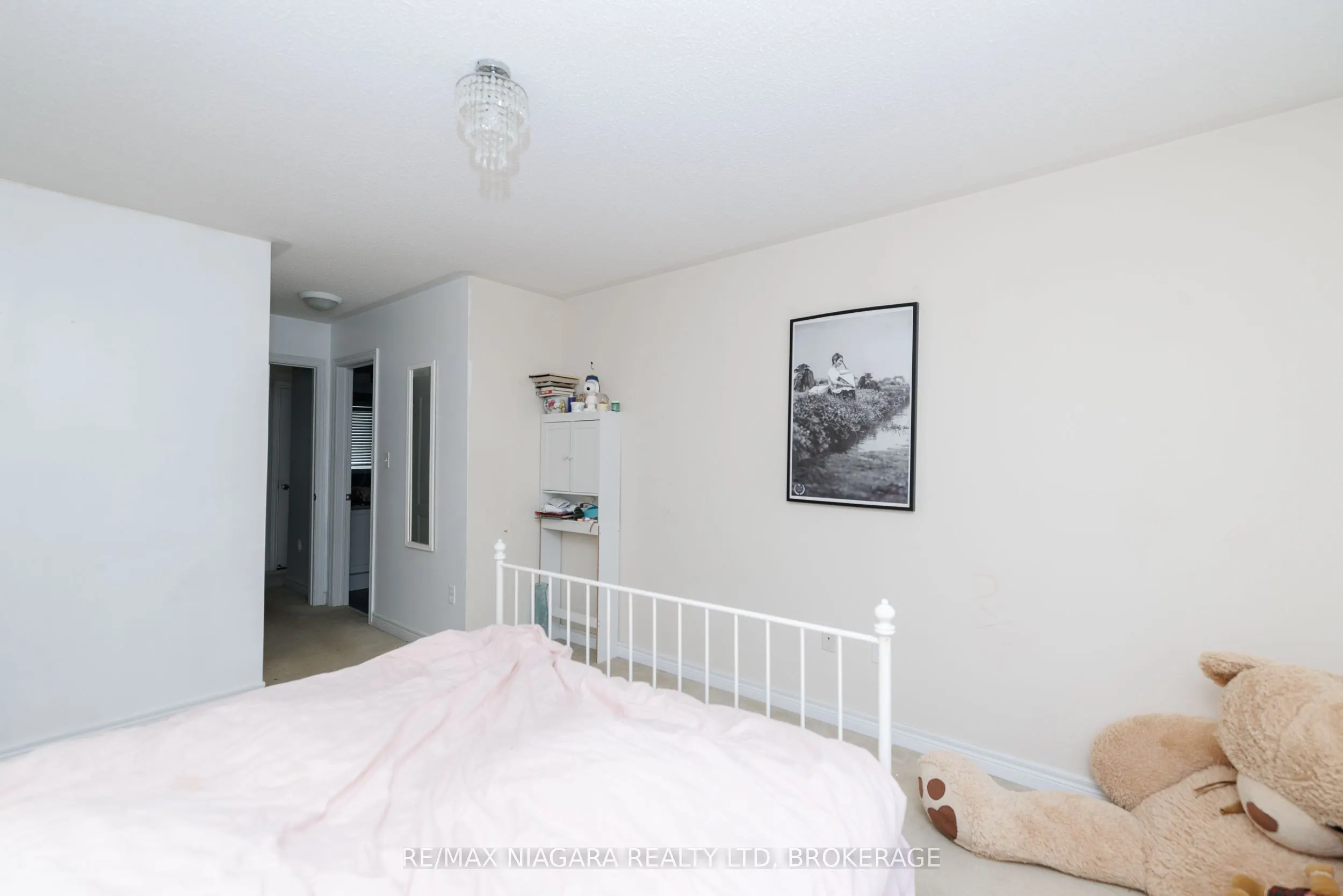 33 COLONEL LYALL Street
