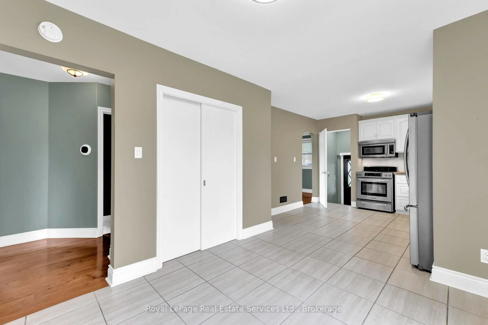 65 Cumming Court #Main Floor