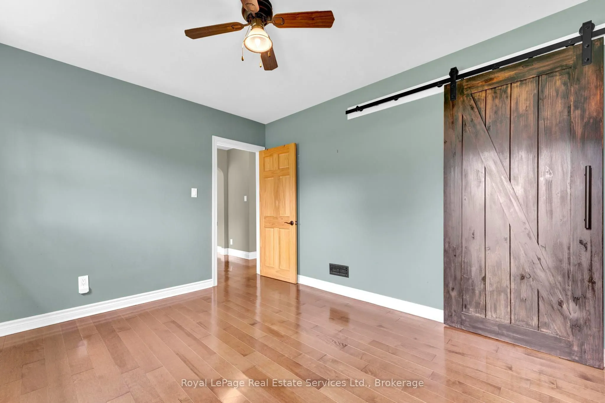 65 Cumming Court #Main Floor