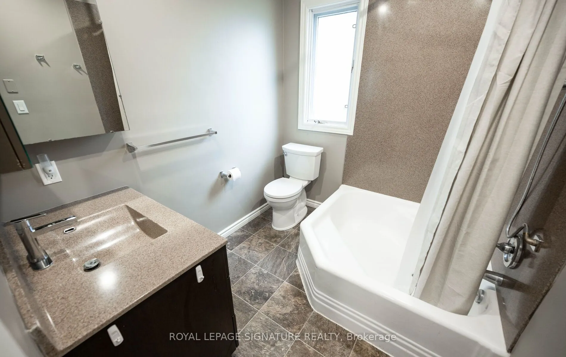 16 Eleanor Court #Upper