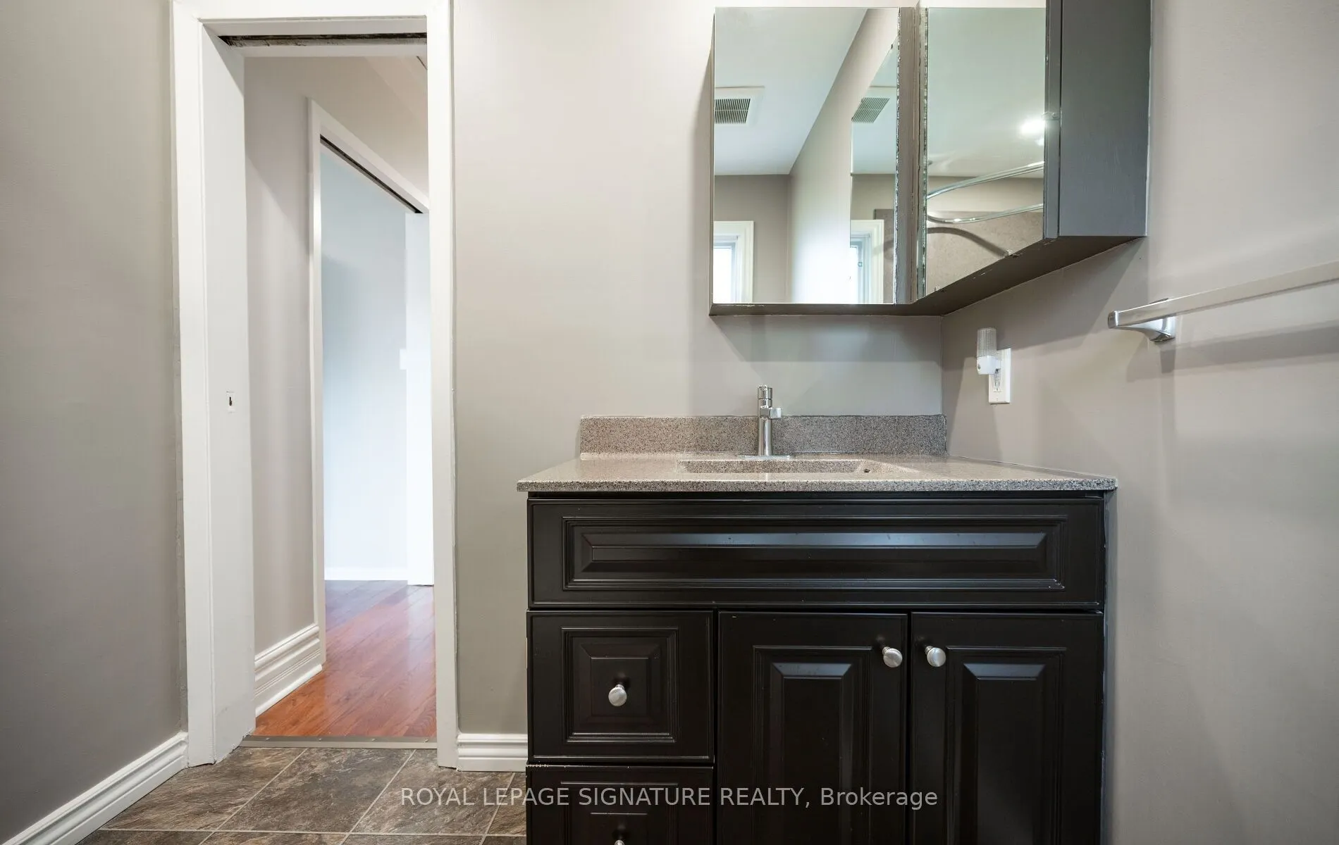 16 Eleanor Court #Upper