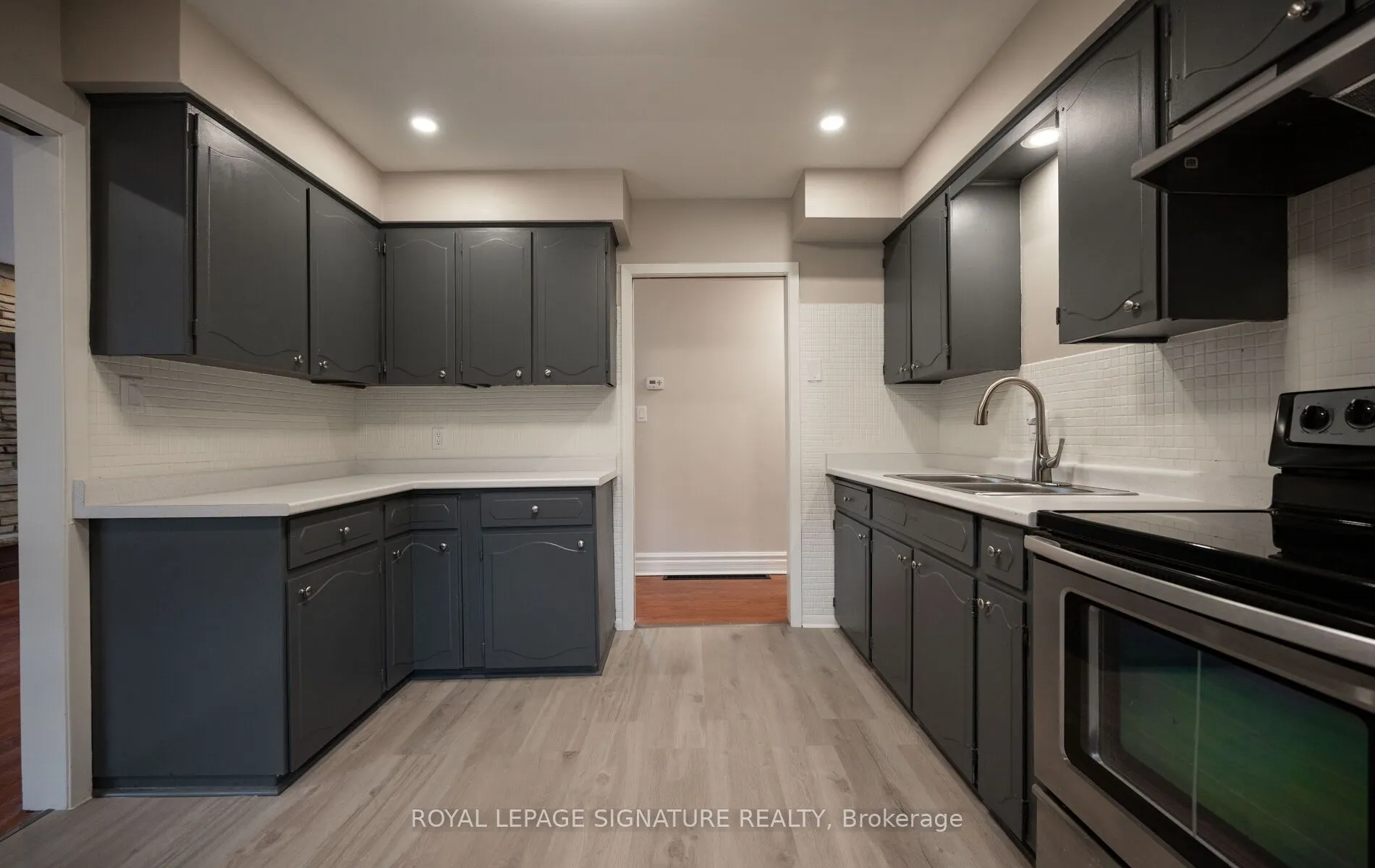 16 Eleanor Court #Upper