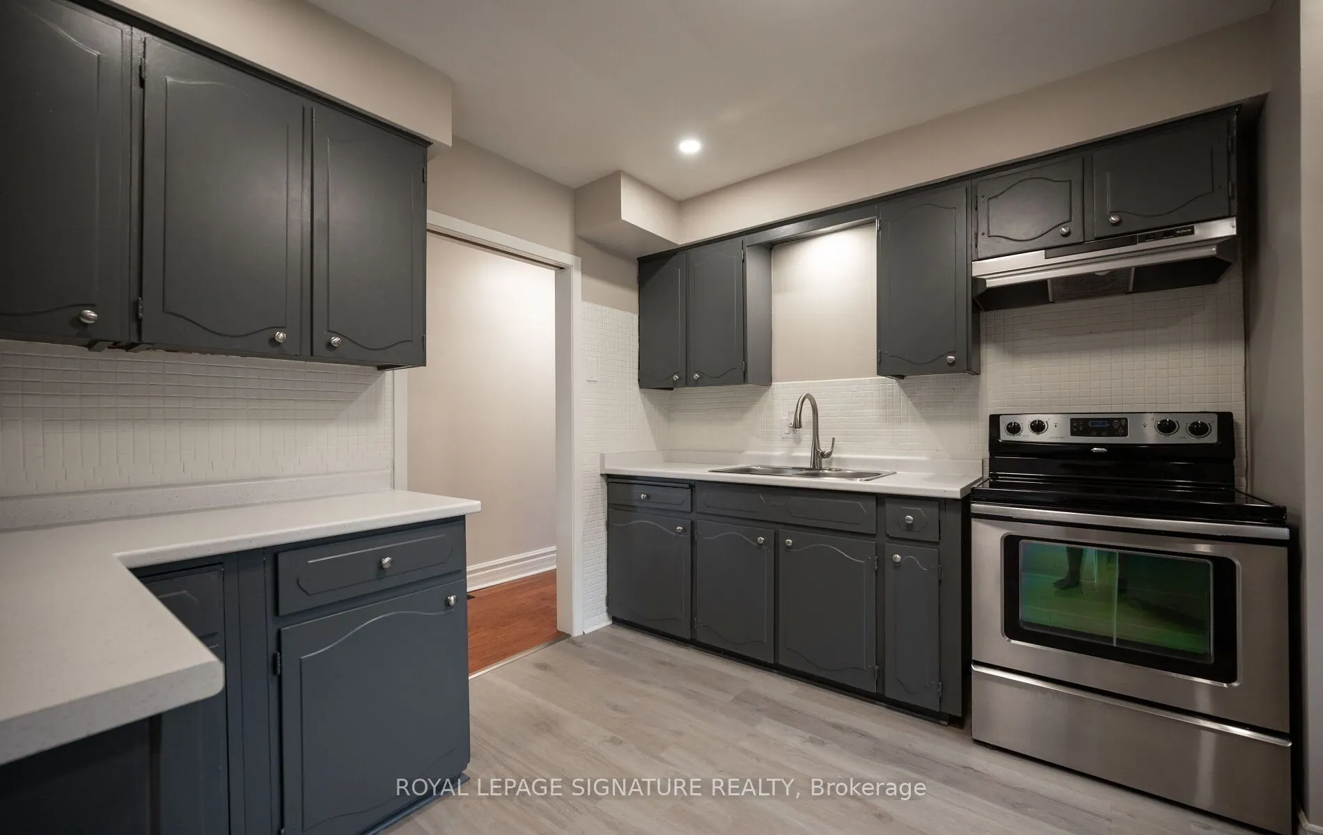 16 Eleanor Court #Upper