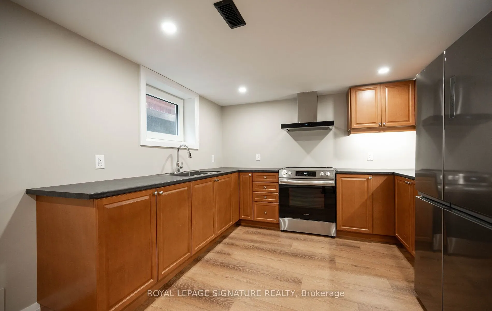 16 Eleanor Court #Lower