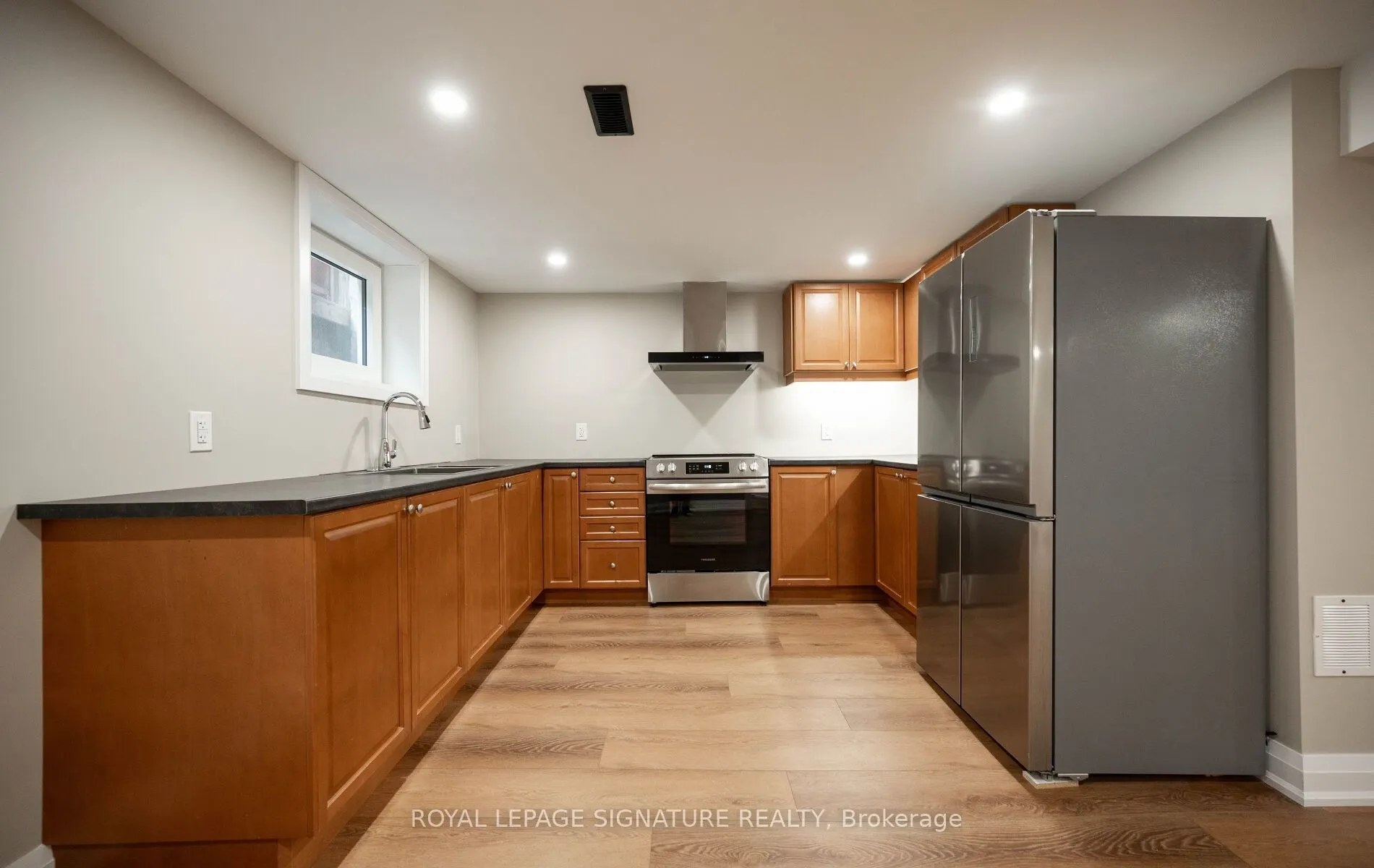 16 Eleanor Court #Lower