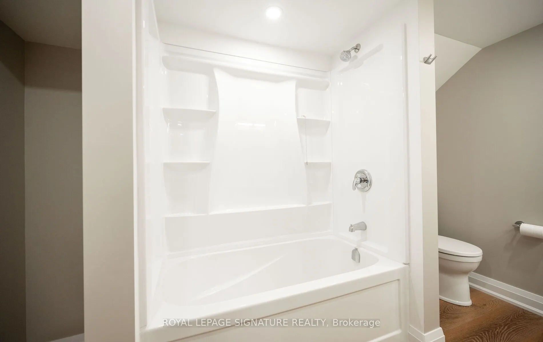 16 Eleanor Court #Lower