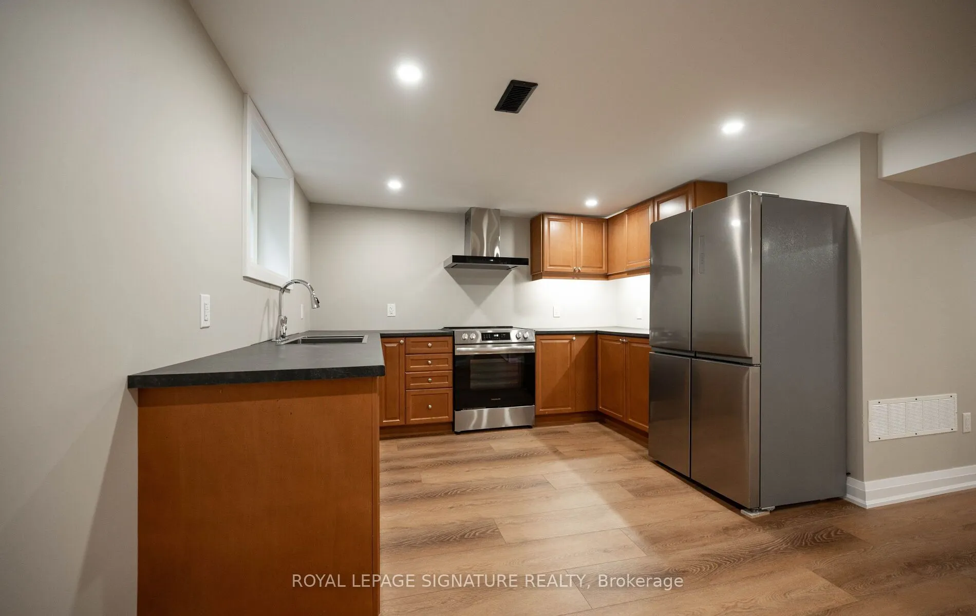 16 Eleanor Court #Lower